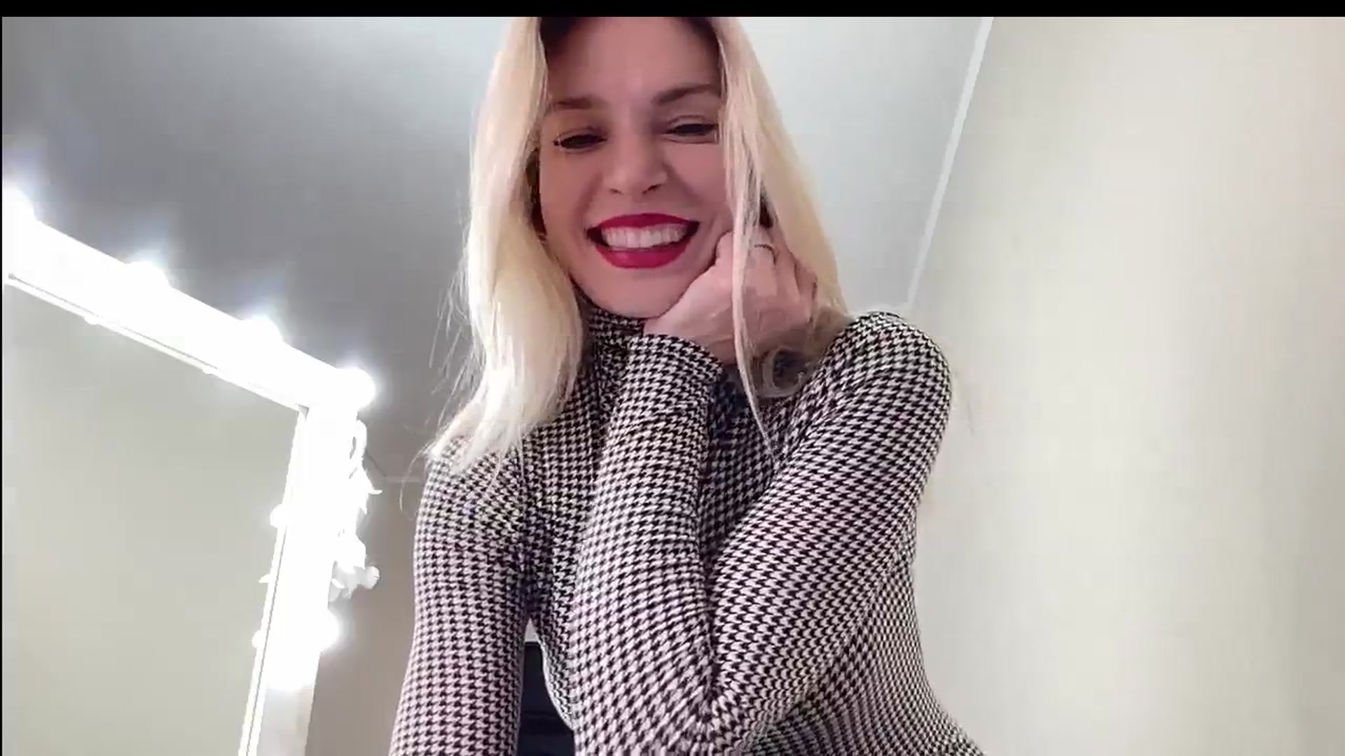 Gallery image thumbnail from AmazingkellyX's myfreecams stream on, 10/26/2024, 10:28 image 9 of 20