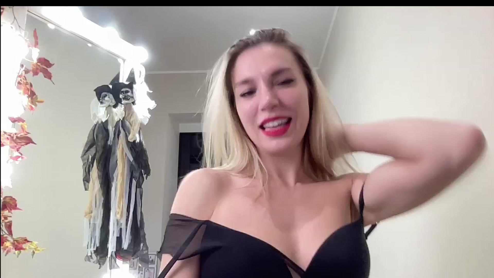 Gallery image thumbnail from AmazingkellyX's myfreecams stream on, 10/31/2024, 09:28 image 7 of 20
