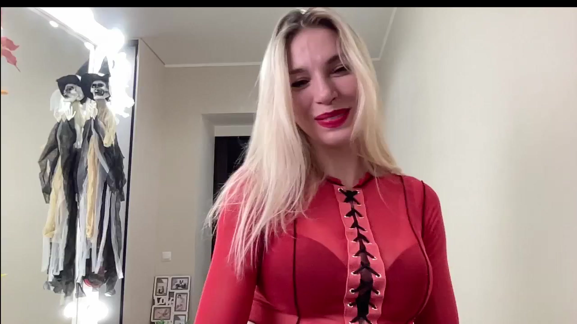 Gallery image thumbnail from AmazingkellyX's myfreecams stream on, 10/31/2024, 12:29 image 3 of 20