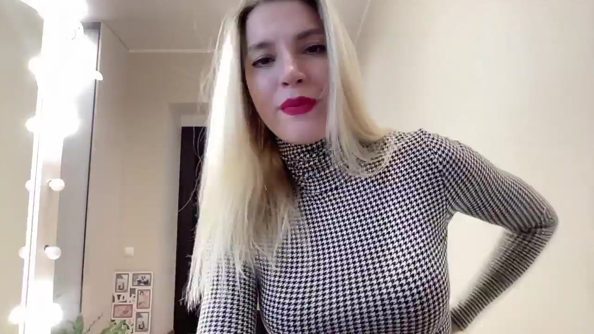 Gallery image thumbnail from AmazingkellyX's myfreecams stream on, 11/14/2024, 11:13 image 9 of 20