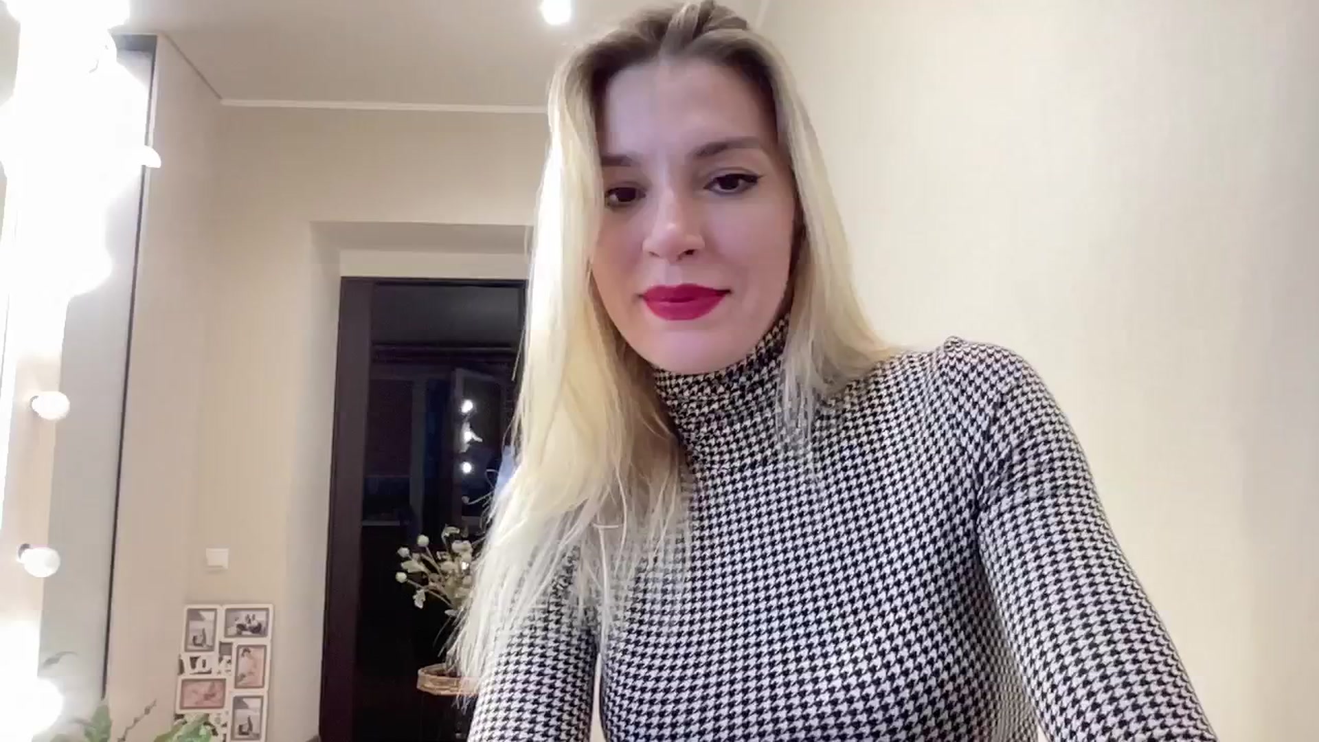Gallery image thumbnail from AmazingkellyX's myfreecams stream on, 11/14/2024, 11:13 image 20 of 20