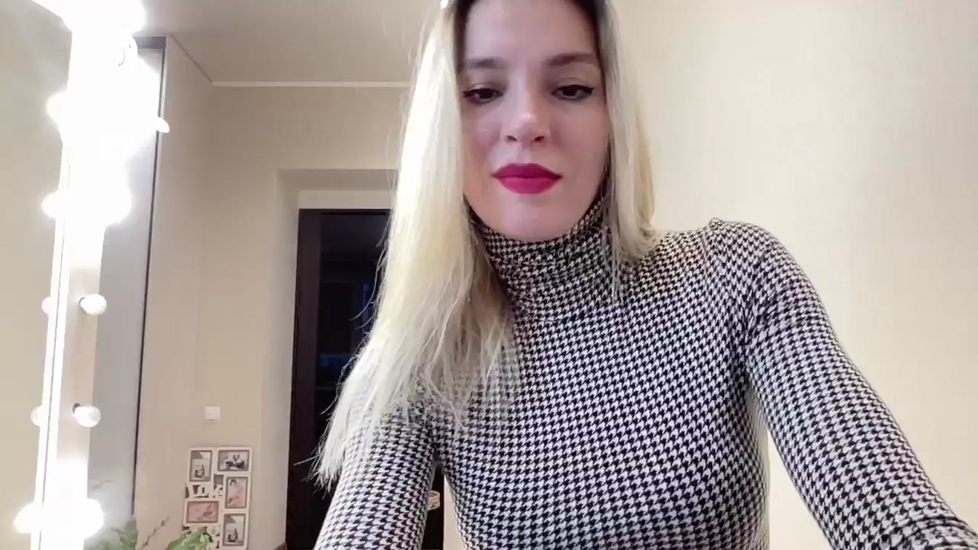 Gallery image thumbnail from AmazingkellyX's myfreecams stream on, 11/14/2024, 11:13 image 3 of 20
