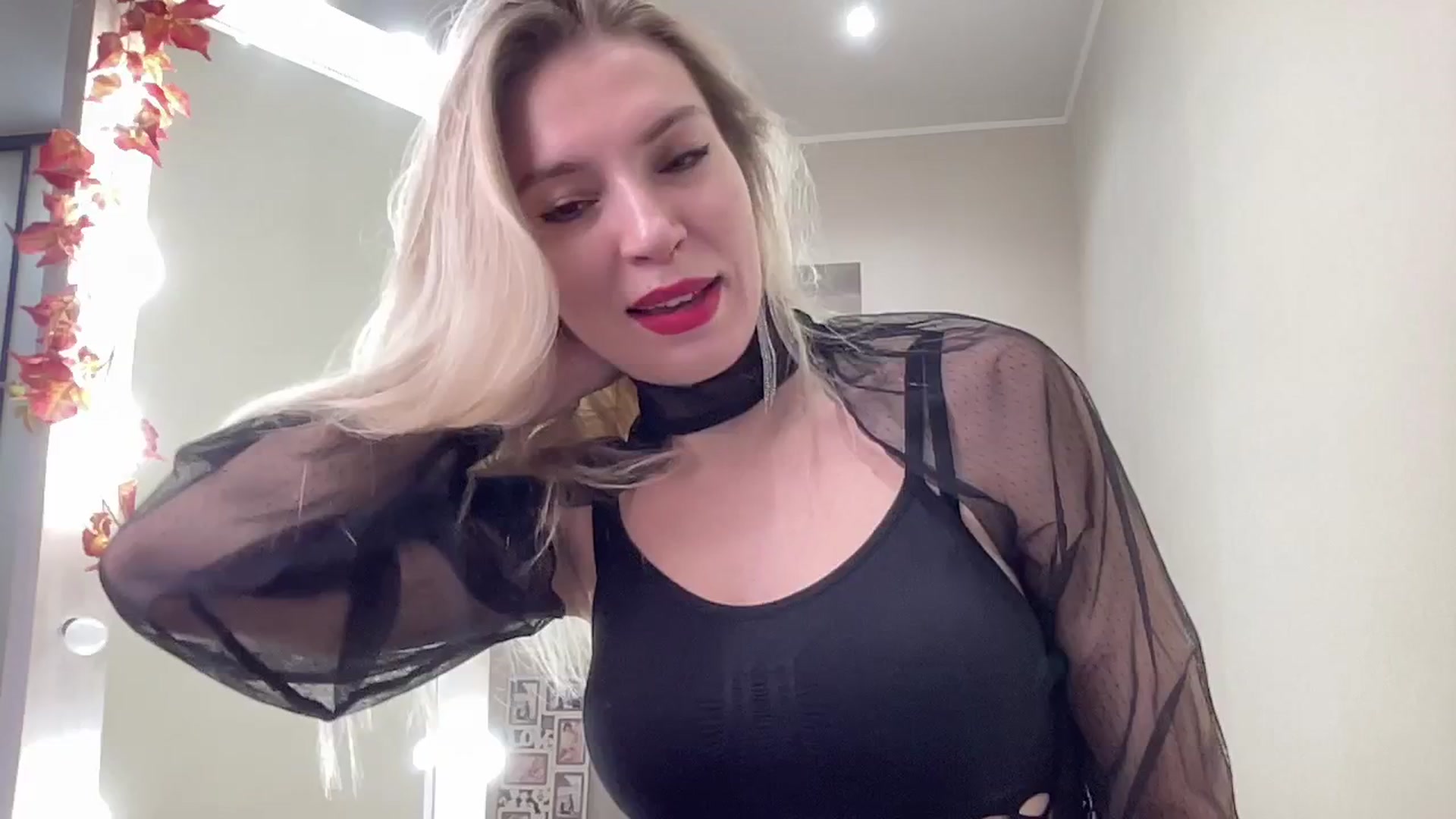 Gallery image thumbnail from AmazingkellyX's myfreecams stream on, 11/17/2024, 10:15 image 3 of 20