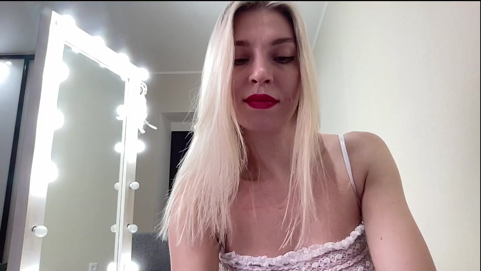 Gallery image thumbnail from AmazingkellyX's myfreecams stream on, 12/03/2024, 09:49 image 20 of 20