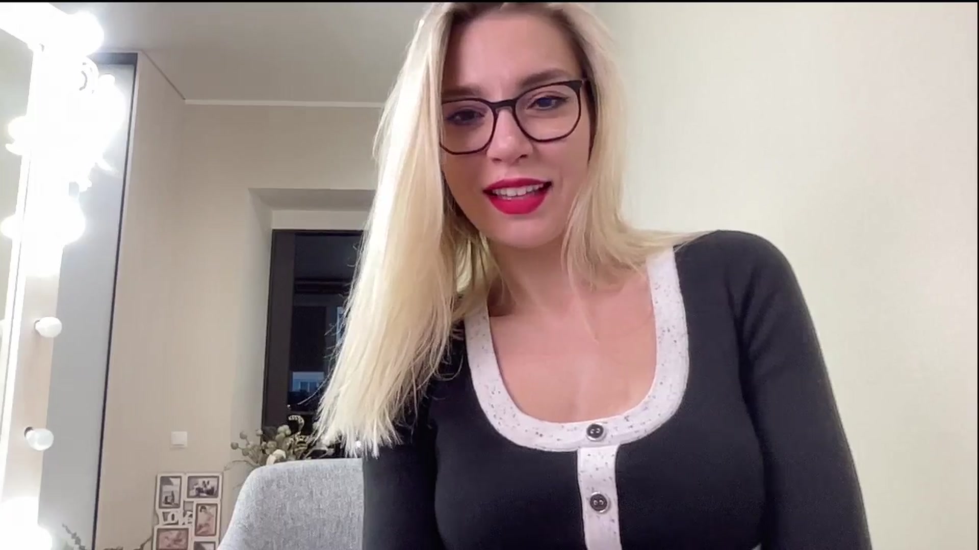 Gallery image thumbnail from AmazingkellyX's myfreecams stream on, 12/05/2024, 10:26 image 3 of 20