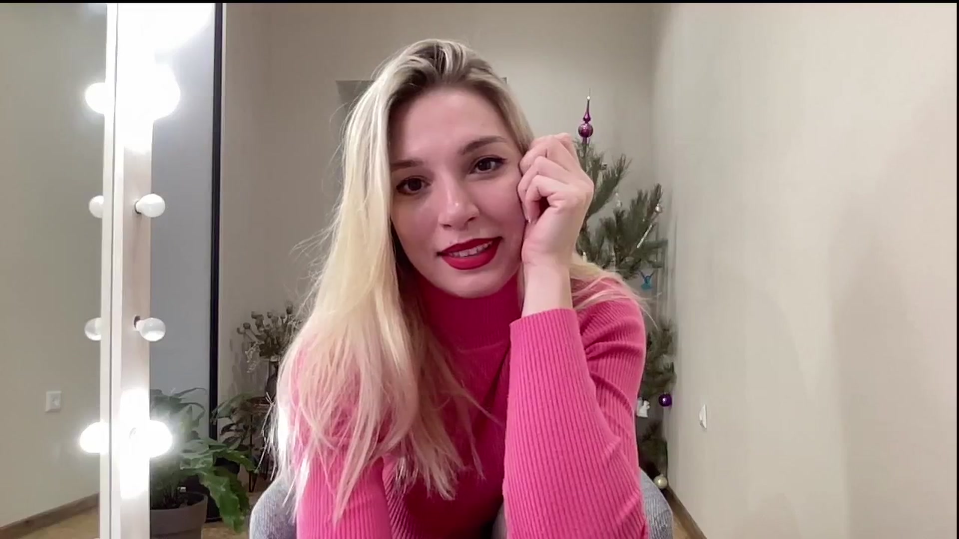 Gallery image thumbnail from AmazingkellyX's myfreecams stream on, 01/03/2025, 11:06 image 13 of 20