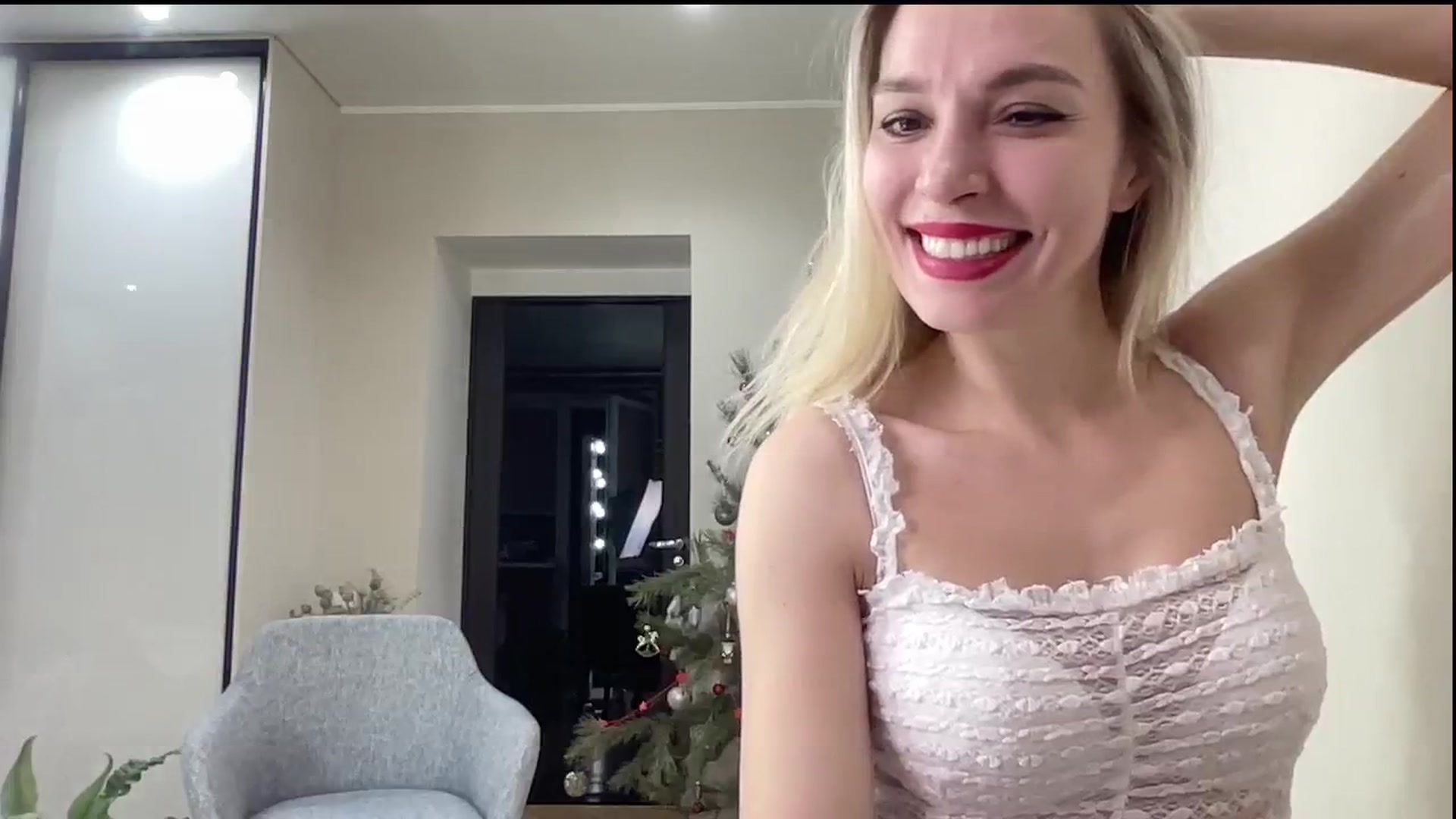 Gallery image thumbnail from AmazingkellyX's myfreecams stream on, 01/09/2025, 13:05 image 13 of 20