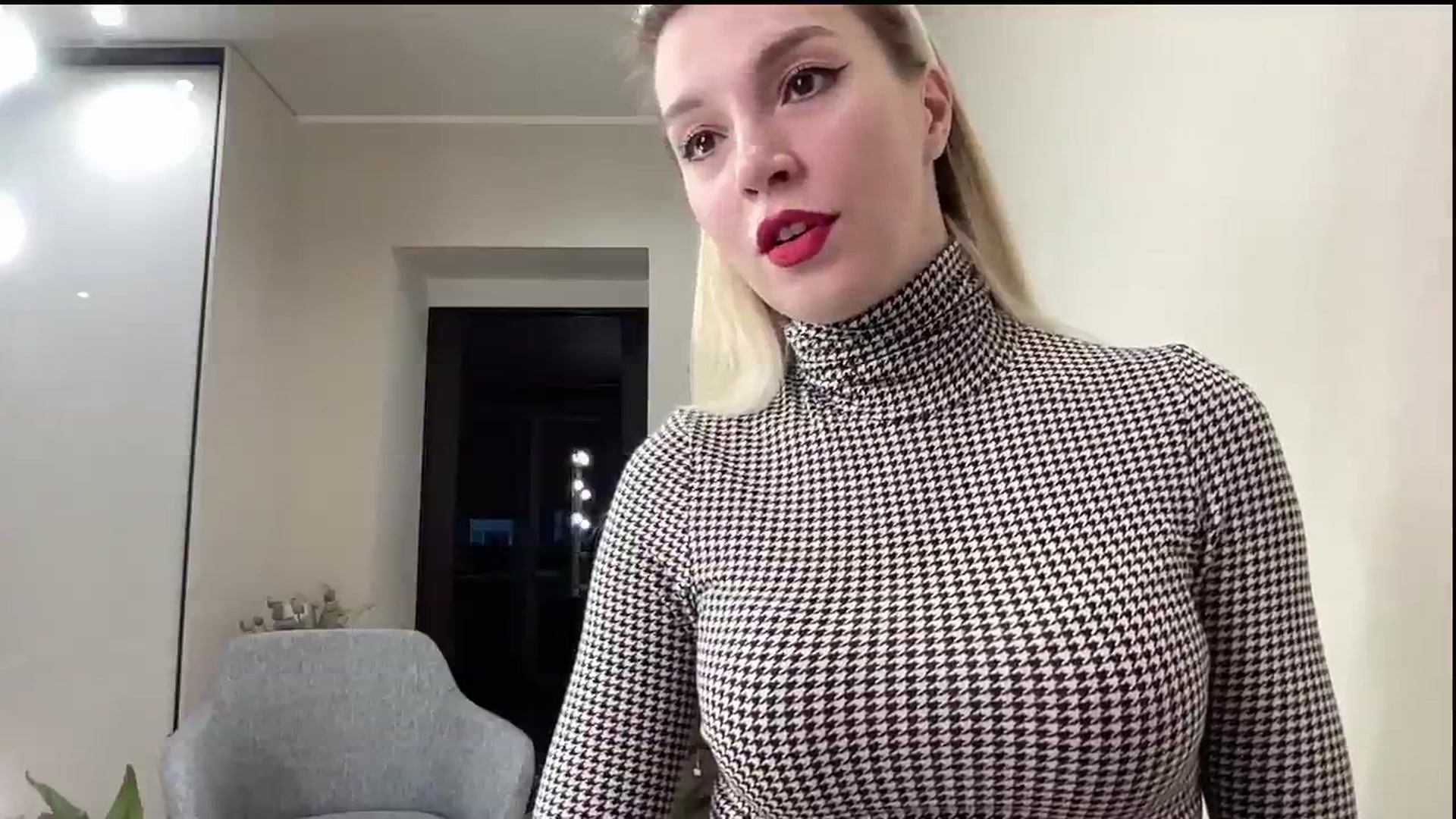 Gallery image thumbnail from AmazingkellyX's myfreecams stream on, 01/12/2025, 12:11 image 6 of 20