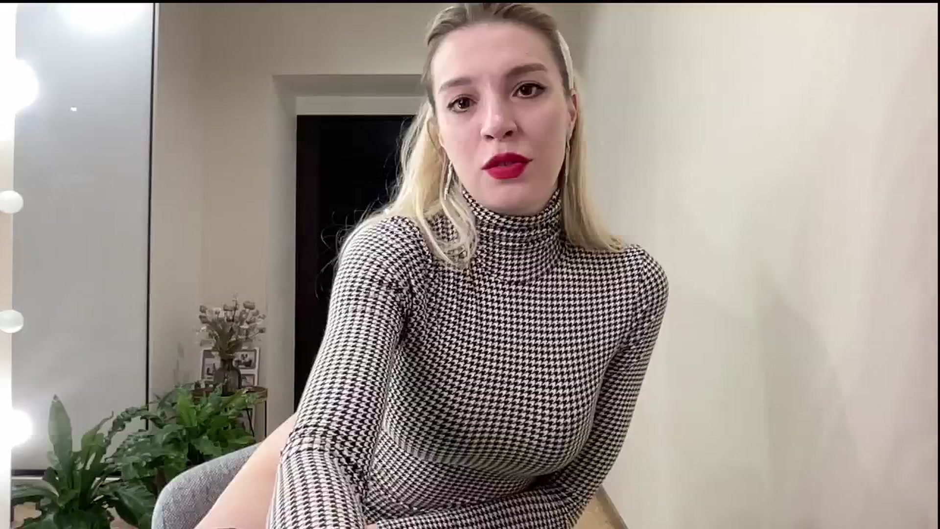 Gallery image thumbnail from AmazingkellyX's myfreecams stream on, 01/16/2025, 11:35 image 14 of 20