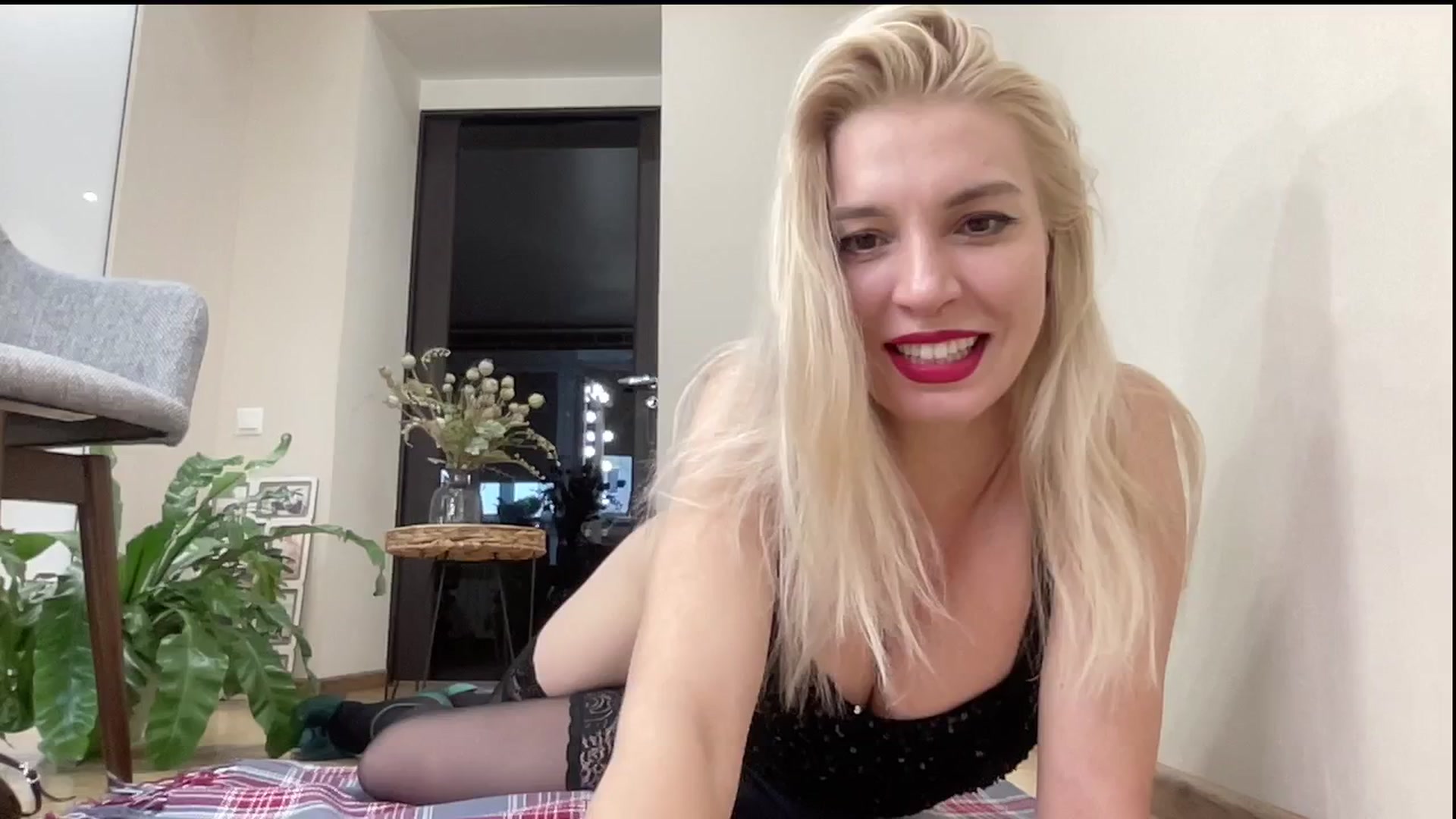 Gallery image thumbnail from AmazingkellyX's myfreecams stream on, 02/02/2025, 10:49 image 11 of 20