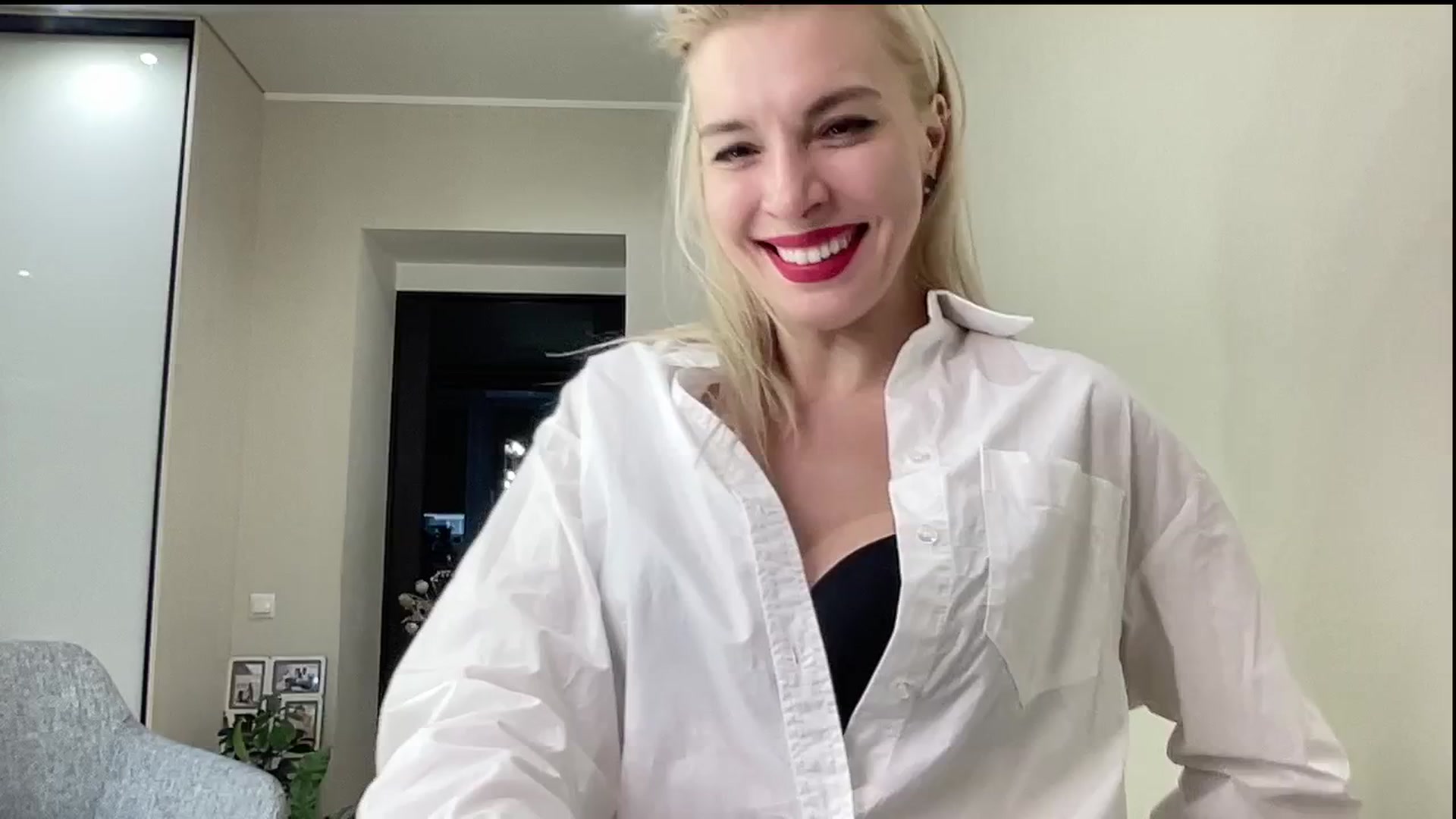 Gallery image thumbnail from AmazingkellyX's myfreecams stream on, 02/02/2025, 10:49 image 3 of 20