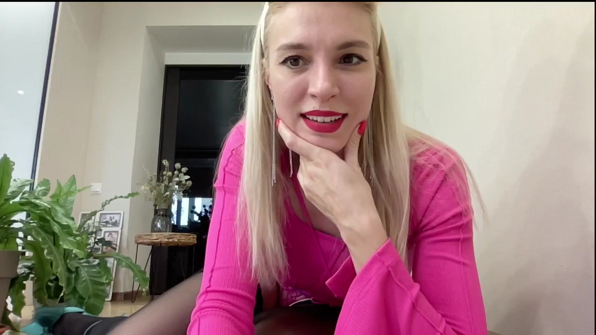 Gallery image thumbnail from AmazingkellyX's myfreecams stream on, 02/08/2025, 10:25 image 20 of 20