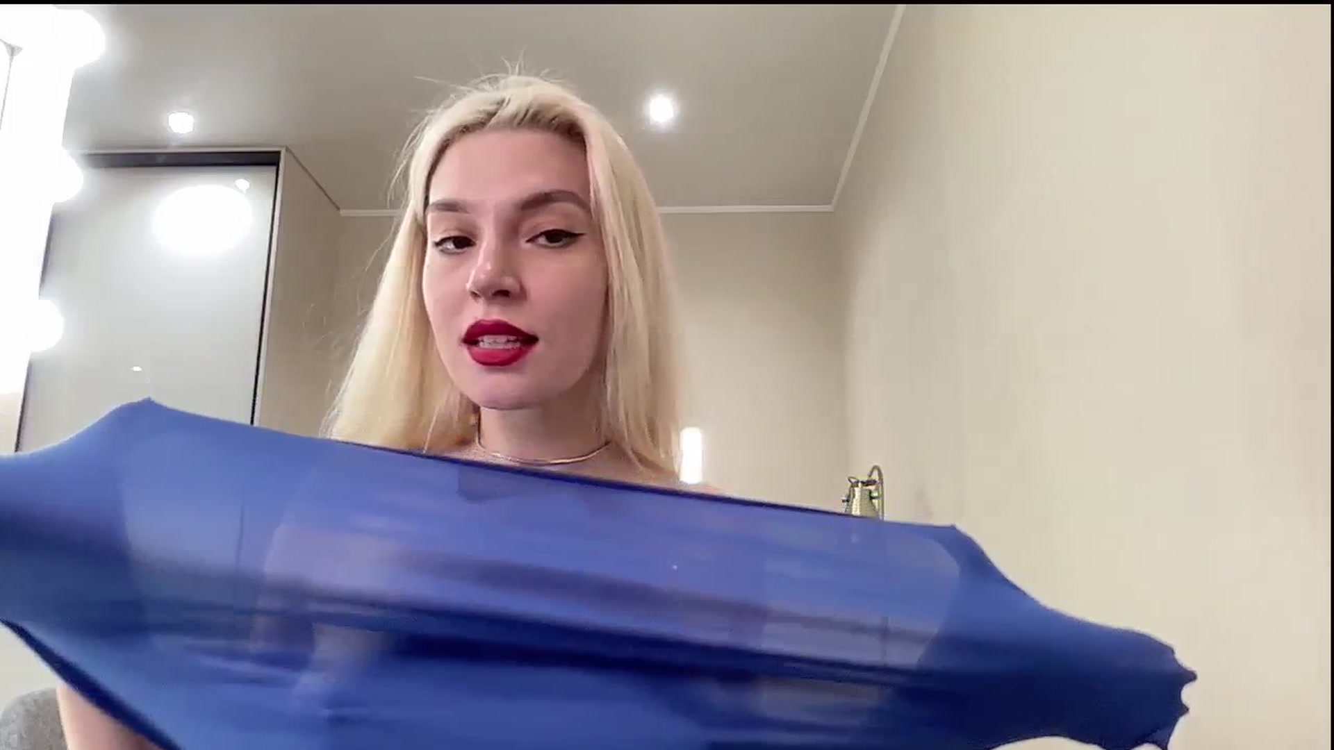 Gallery image thumbnail from AmazingkellyX's myfreecams stream on, 02/16/2025, 13:29 image 7 of 20