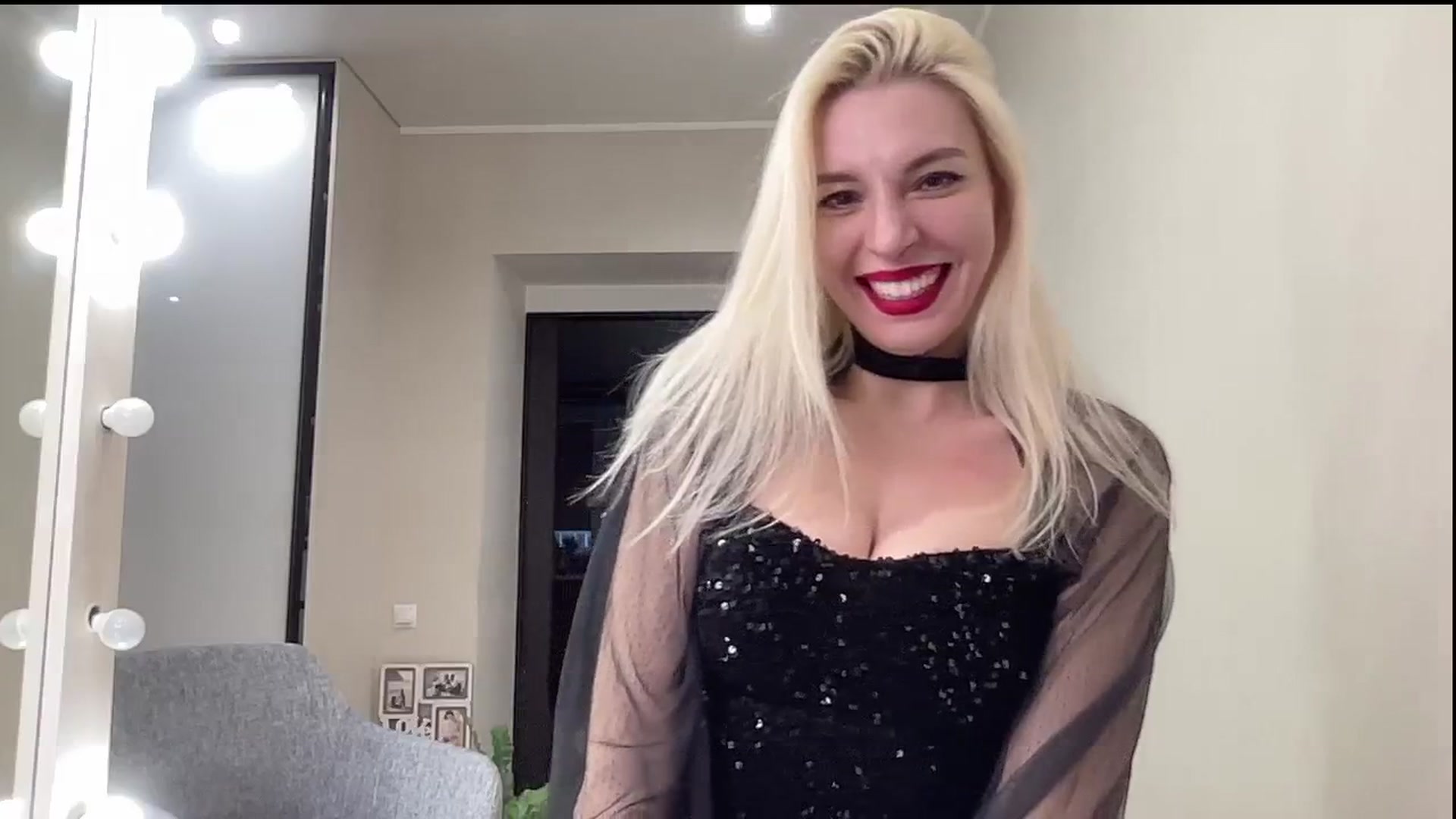 Gallery image thumbnail from AmazingkellyX's myfreecams stream on, 02/22/2025, 11:36 image 6 of 20