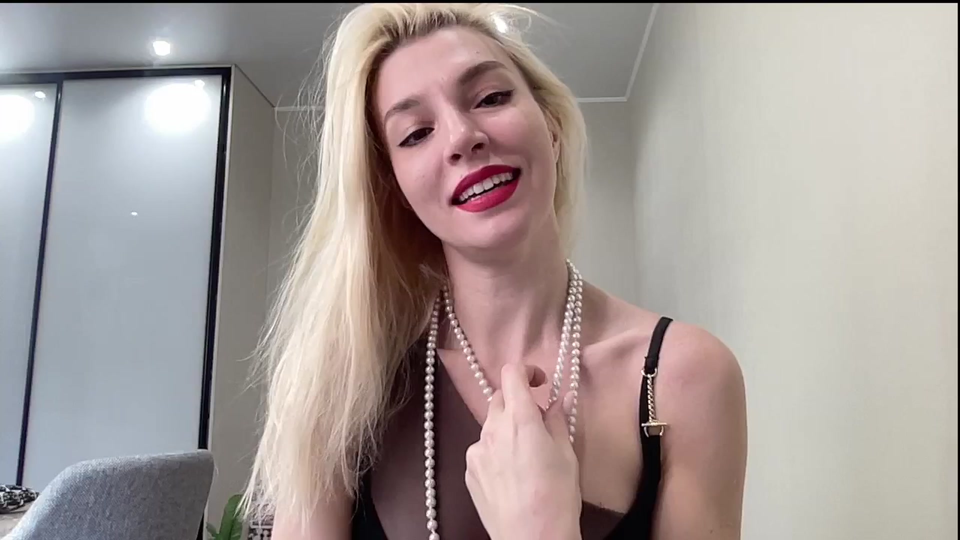 Gallery image thumbnail from AmazingkellyX's myfreecams stream on, 02/28/2025, 10:29 image 1 of 20