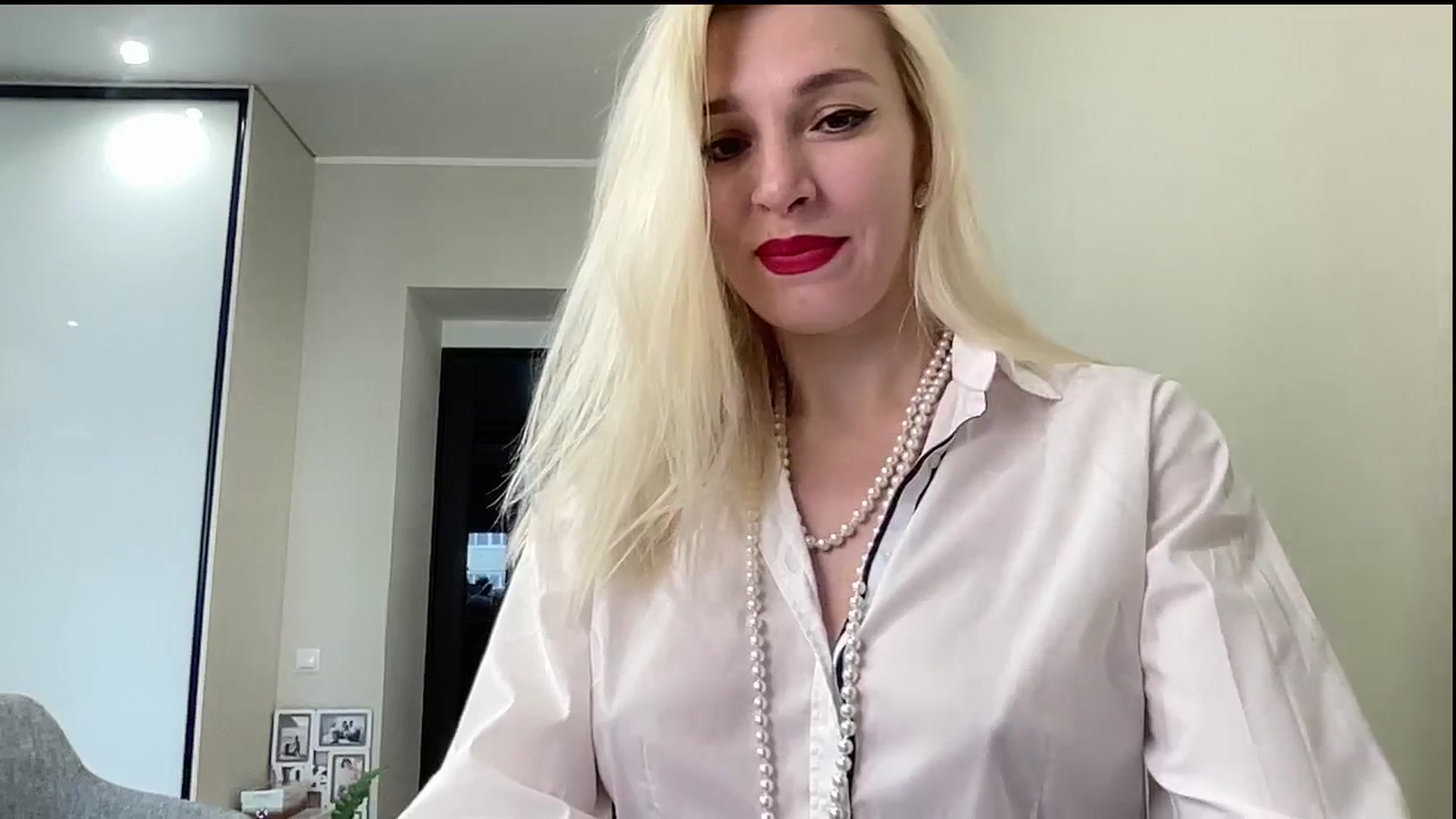 Gallery image thumbnail from AmazingkellyX's myfreecams stream on, 03/06/2025, 10:38 image 6 of 20