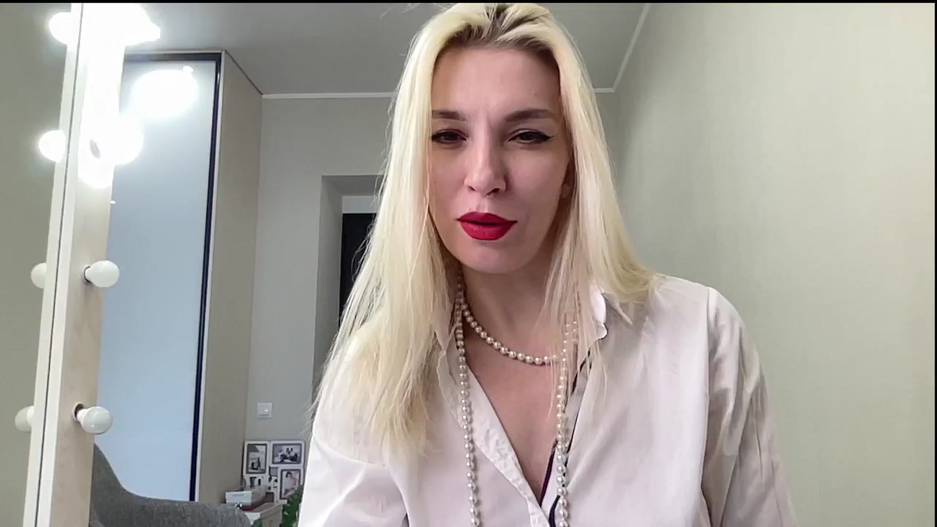 Gallery image thumbnail from AmazingkellyX's myfreecams stream on, 03/06/2025, 10:38 image 1 of 20