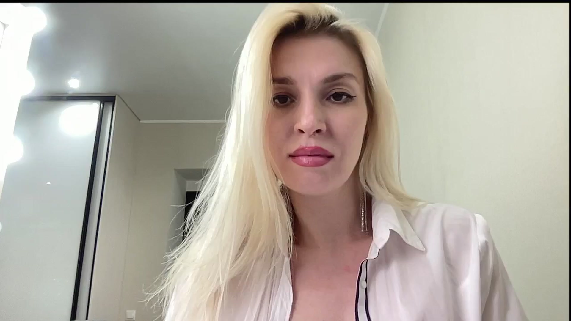 Gallery image thumbnail from AmazingkellyX's myfreecams stream on, 03/23/2025, 14:27 image 16 of 20