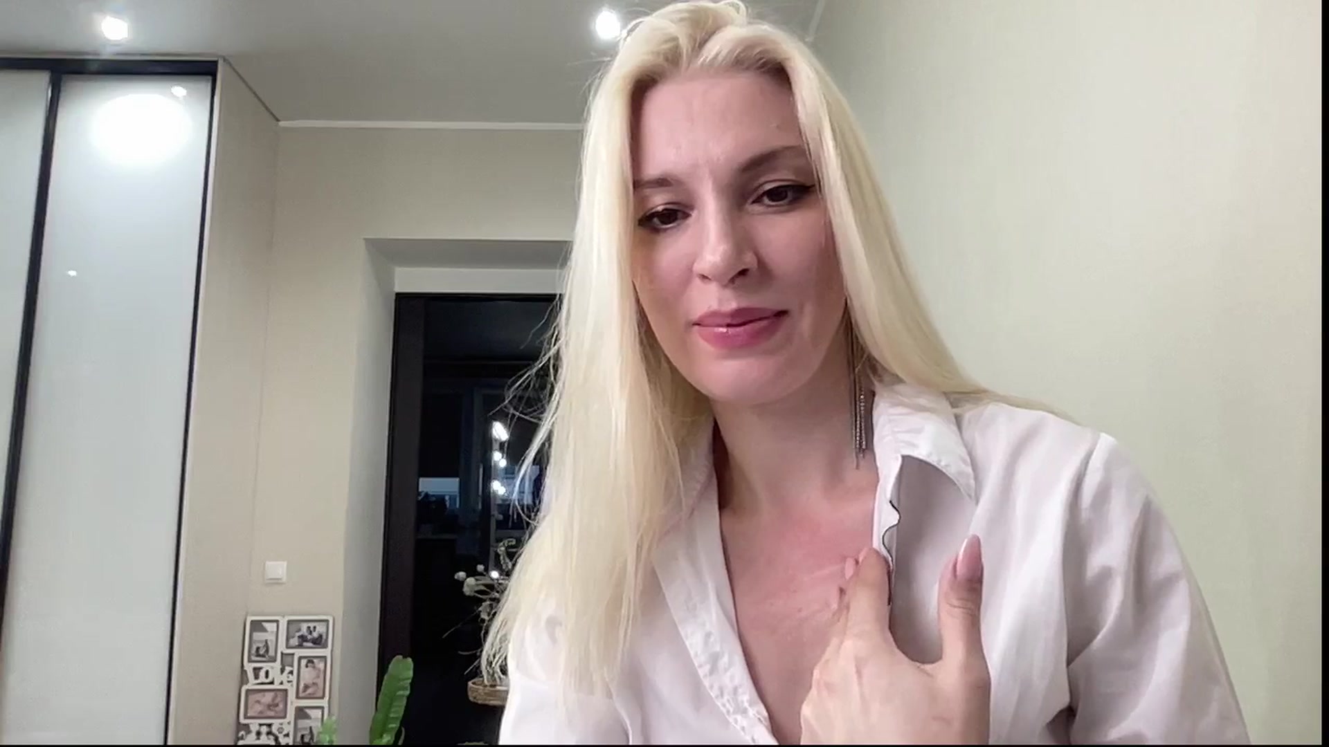 Gallery image thumbnail from AmazingkellyX's myfreecams stream on, 04/13/2025, 13:26 image 12 of 20