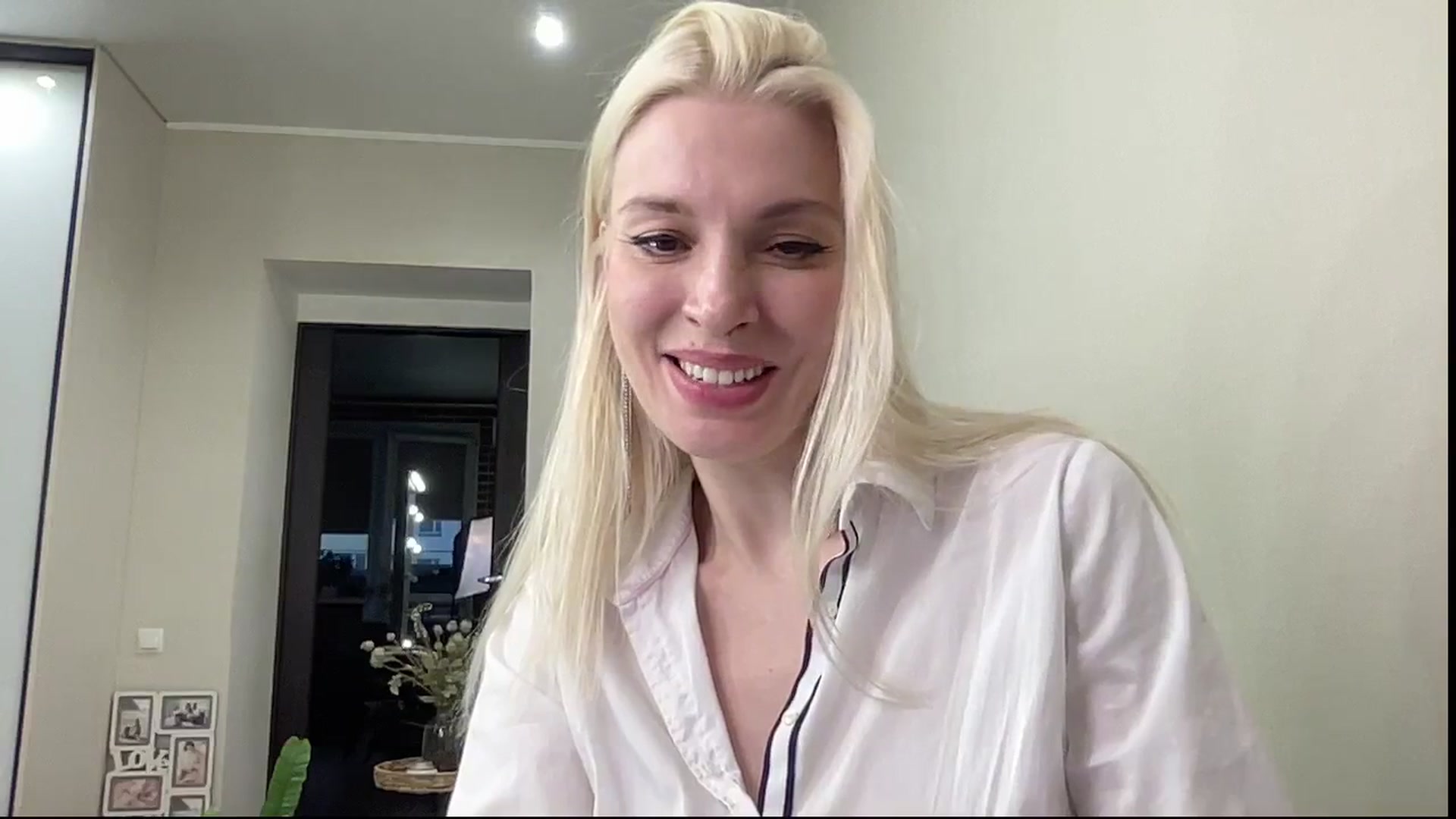 Gallery image thumbnail from AmazingkellyX's myfreecams stream on, 04/13/2025, 13:26 image 8 of 20
