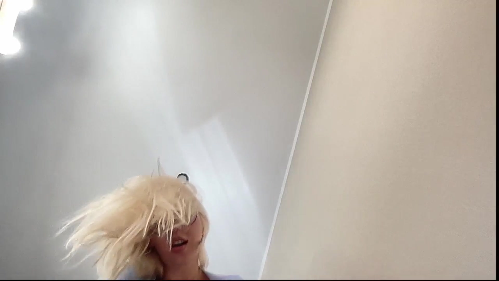 Gallery image thumbnail from AmazingkellyX's myfreecams stream on, 06/19/2025, 10:45 image 7 of 20