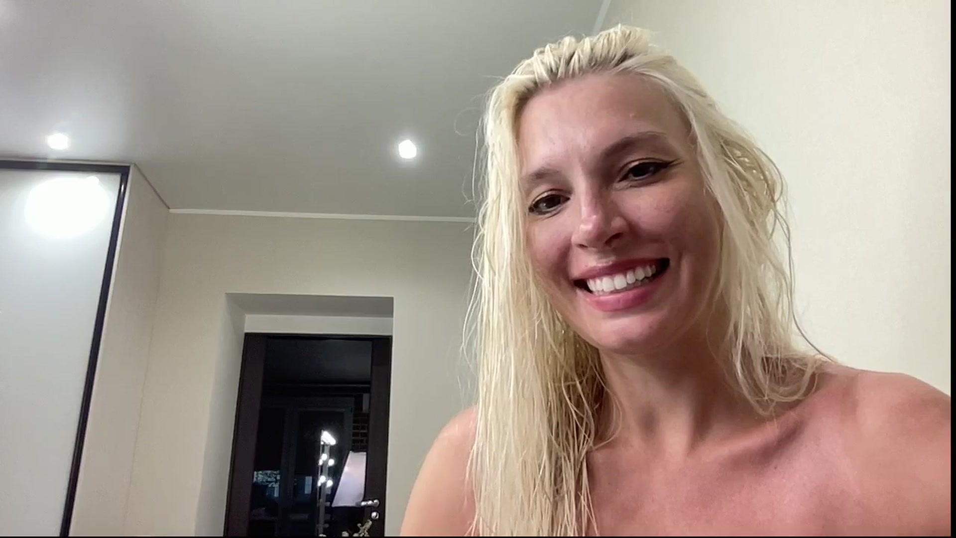Gallery image thumbnail from AmazingkellyX's myfreecams stream on, 07/03/2025, 14:10 image 9 of 20