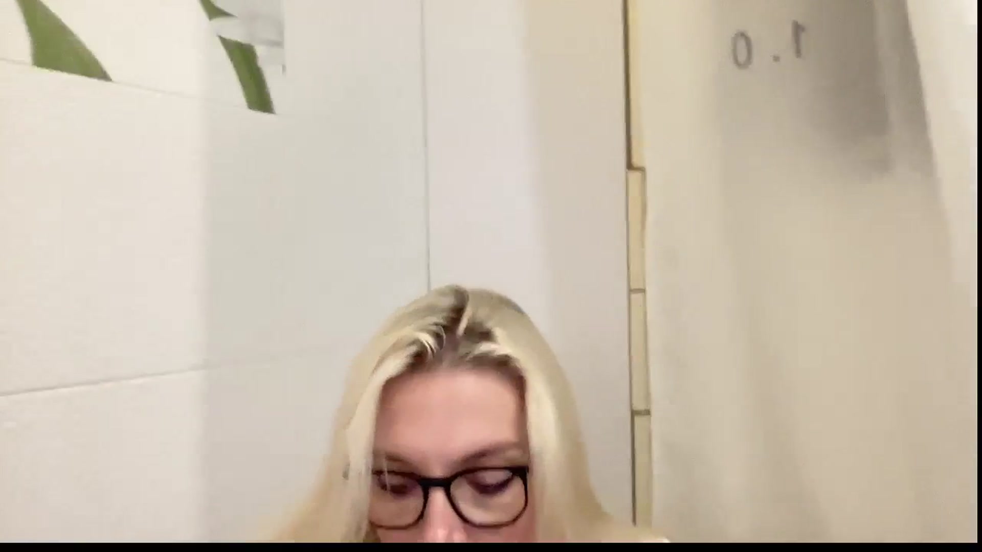 Gallery image thumbnail from AmazingkellyX's myfreecams stream on, 07/26/2025, 12:01 image 4 of 20