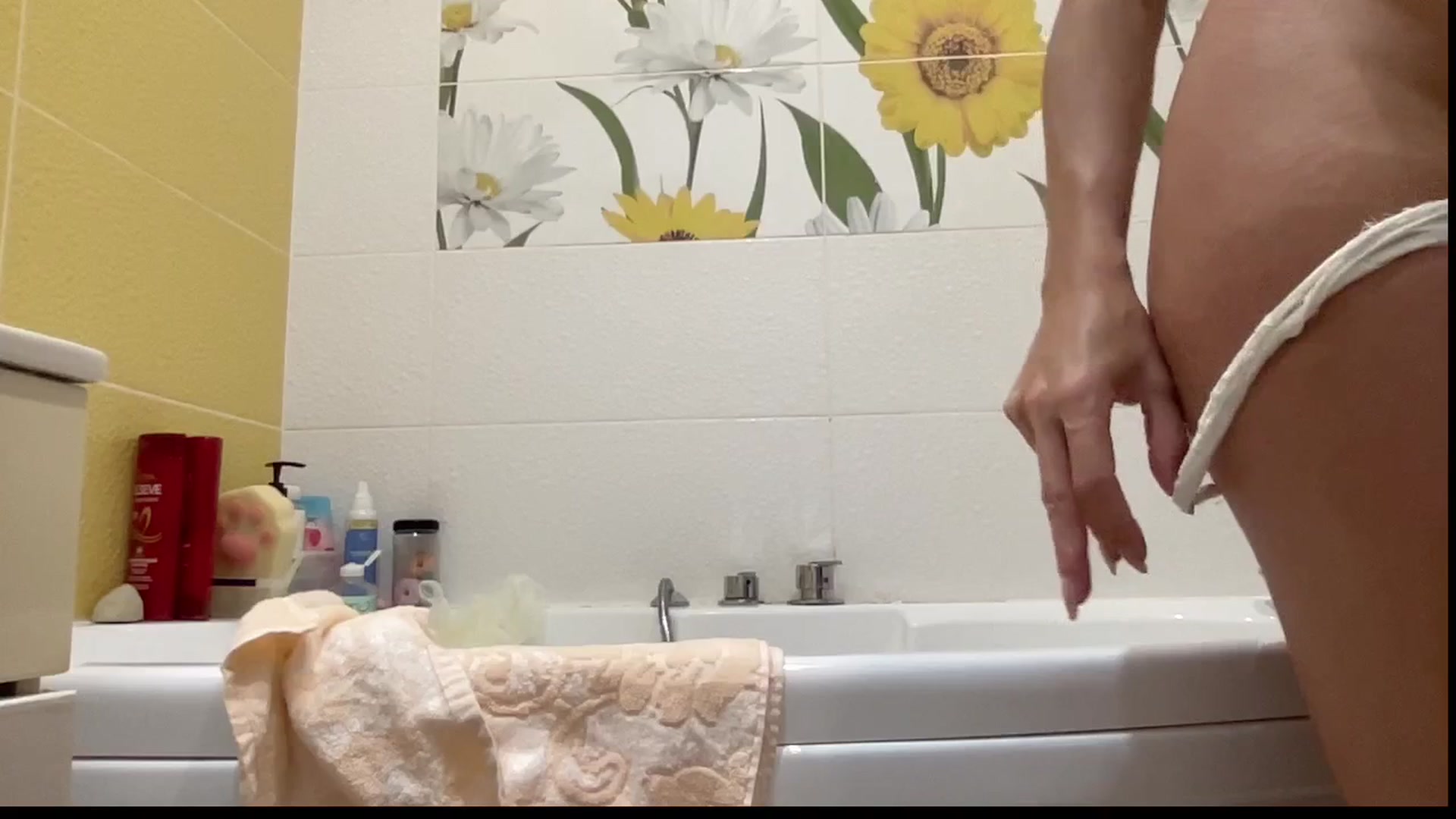 Gallery image thumbnail from AmazingkellyX's myfreecams stream on, 07/27/2025, 14:12 image 13 of 20