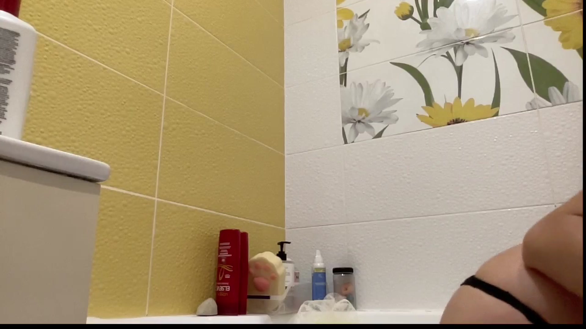 Gallery image thumbnail from AmazingkellyX's myfreecams stream on, 08/03/2025, 13:33 image 16 of 20