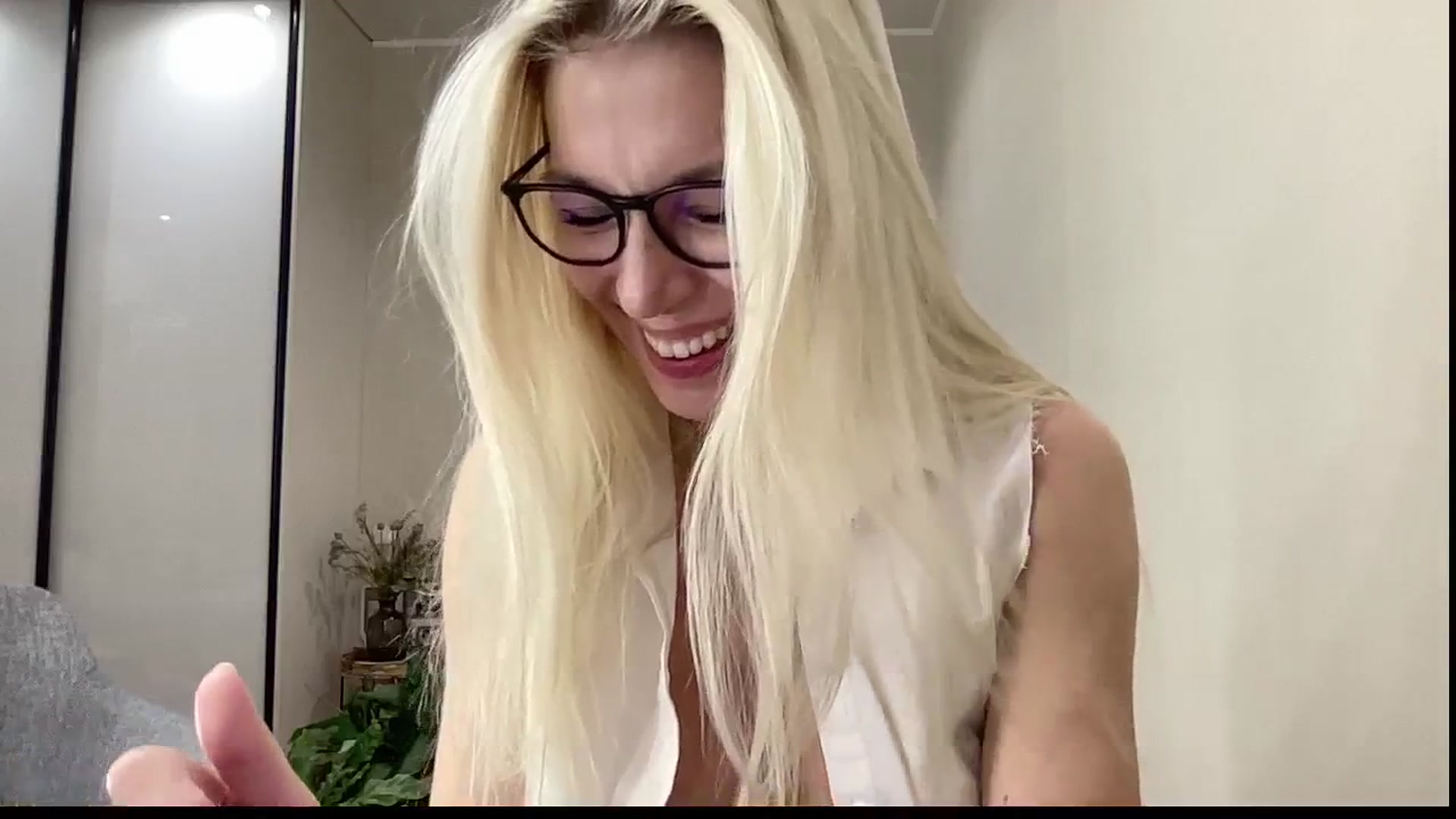 Gallery image thumbnail from AmazingkellyX's myfreecams stream on, 11/23/2025, 11:36 image 14 of 20