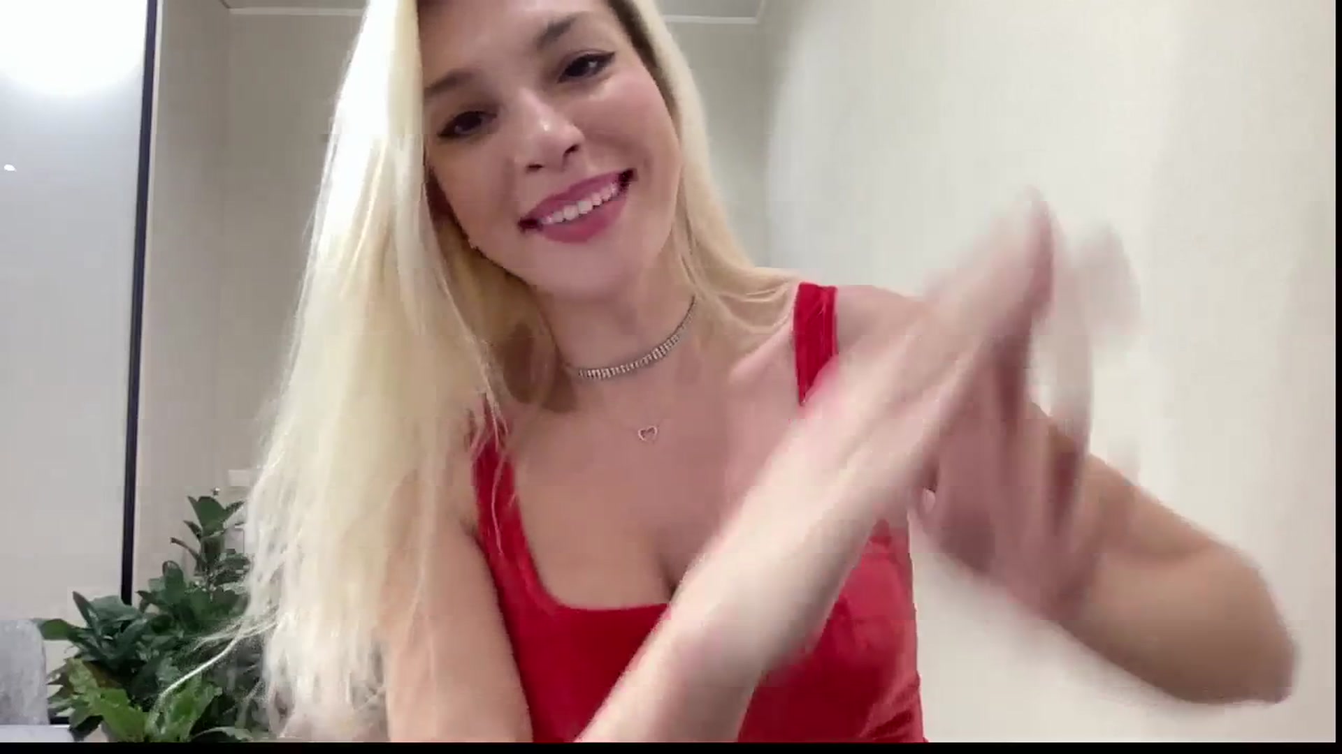 Gallery image thumbnail from AmazingkellyX's myfreecams stream on, 12/30/2025, 11:57 image 8 of 20