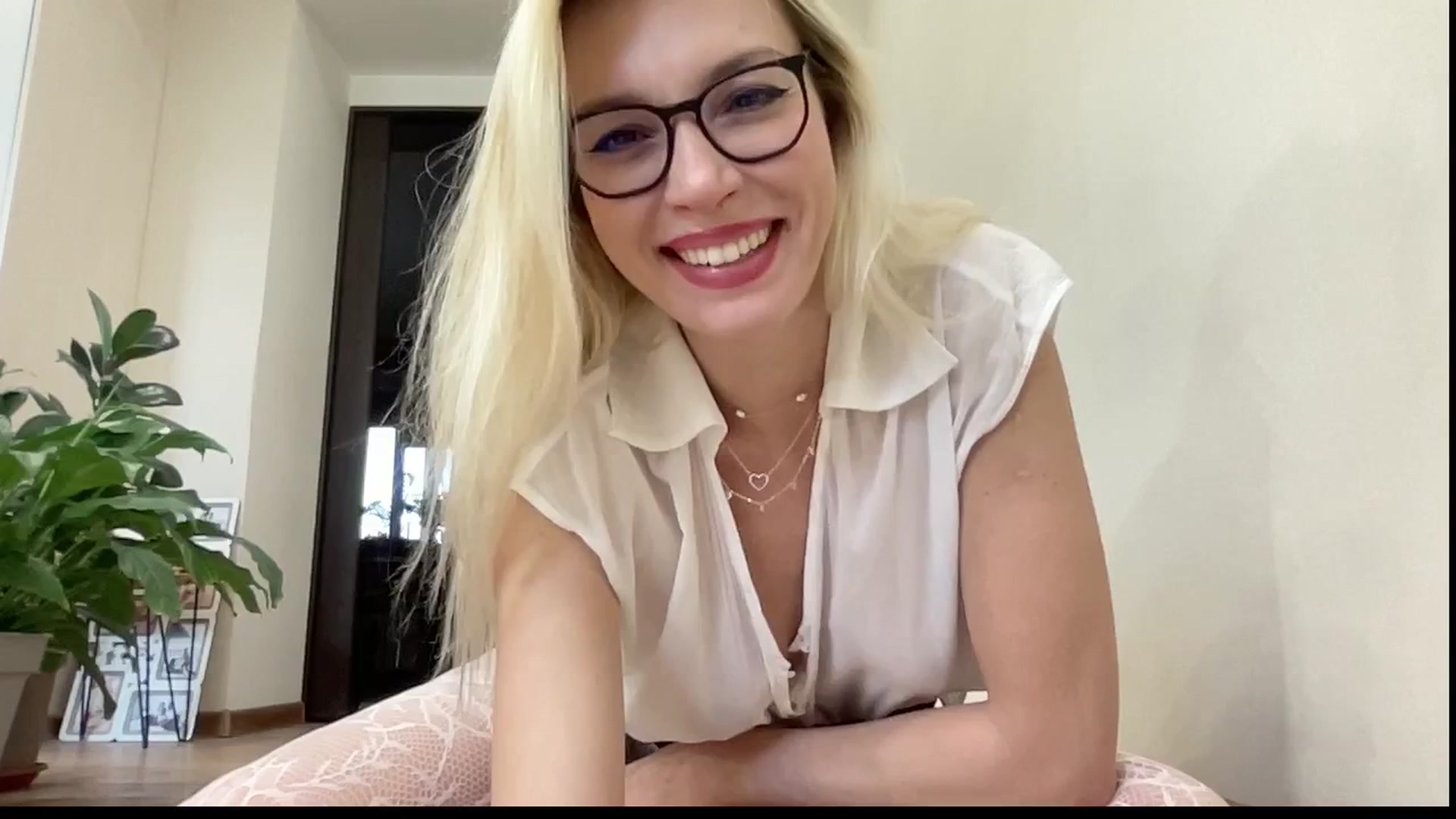 Gallery image thumbnail from AmazingkellyX's myfreecams stream on, 01/17/2026, 09:37 image 1 of 20