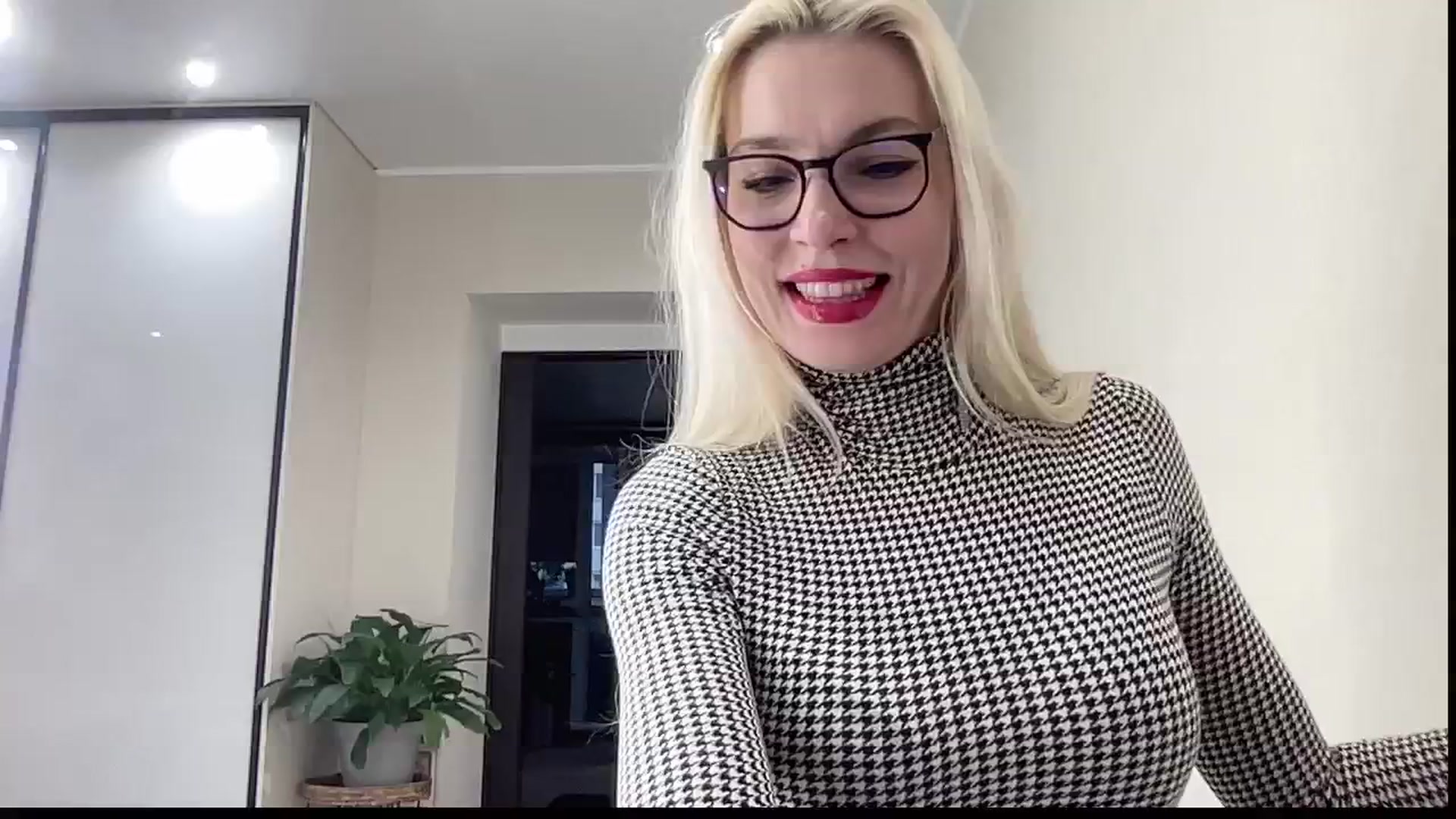 Gallery image thumbnail from AmazingkellyX's myfreecams stream on, 02/22/2026, 11:18 image 17 of 20