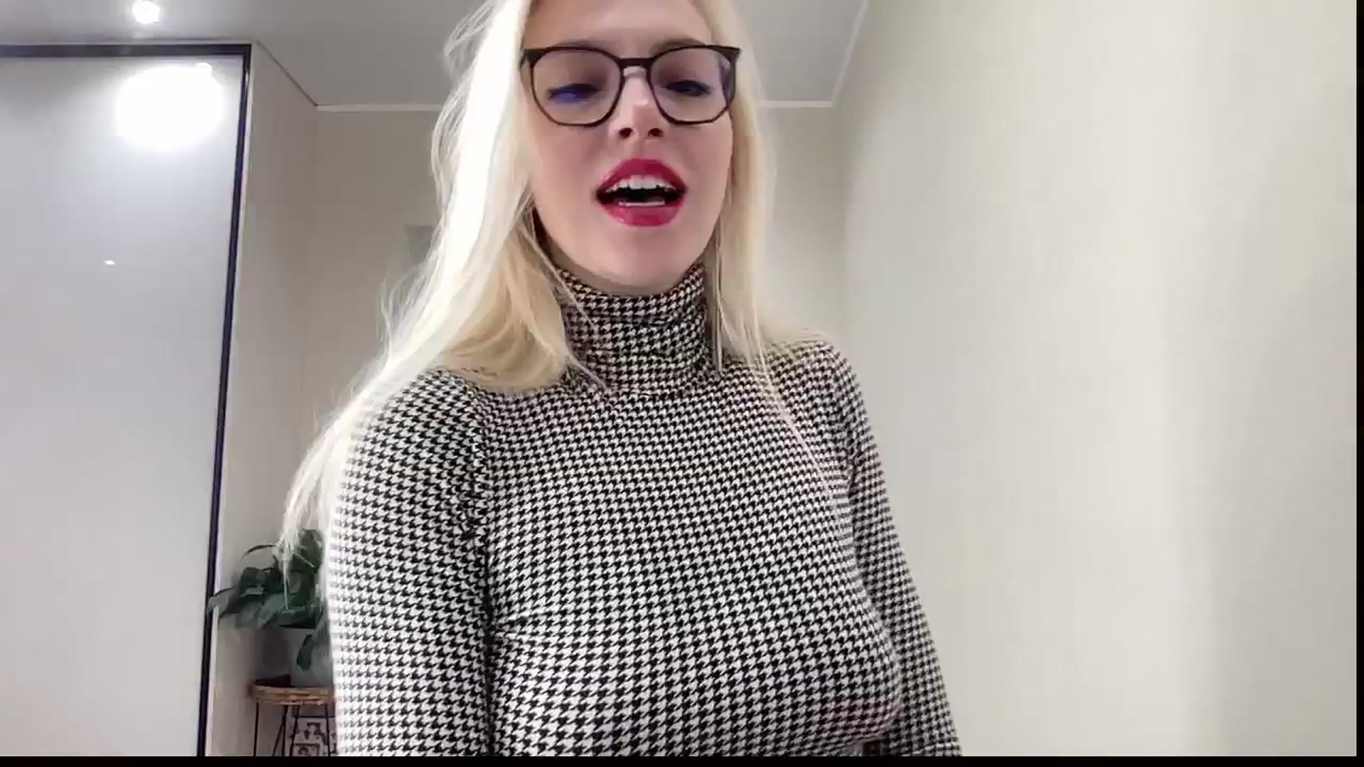 Gallery image thumbnail from AmazingkellyX's myfreecams stream on, 02/22/2026, 13:11 image 4 of 20