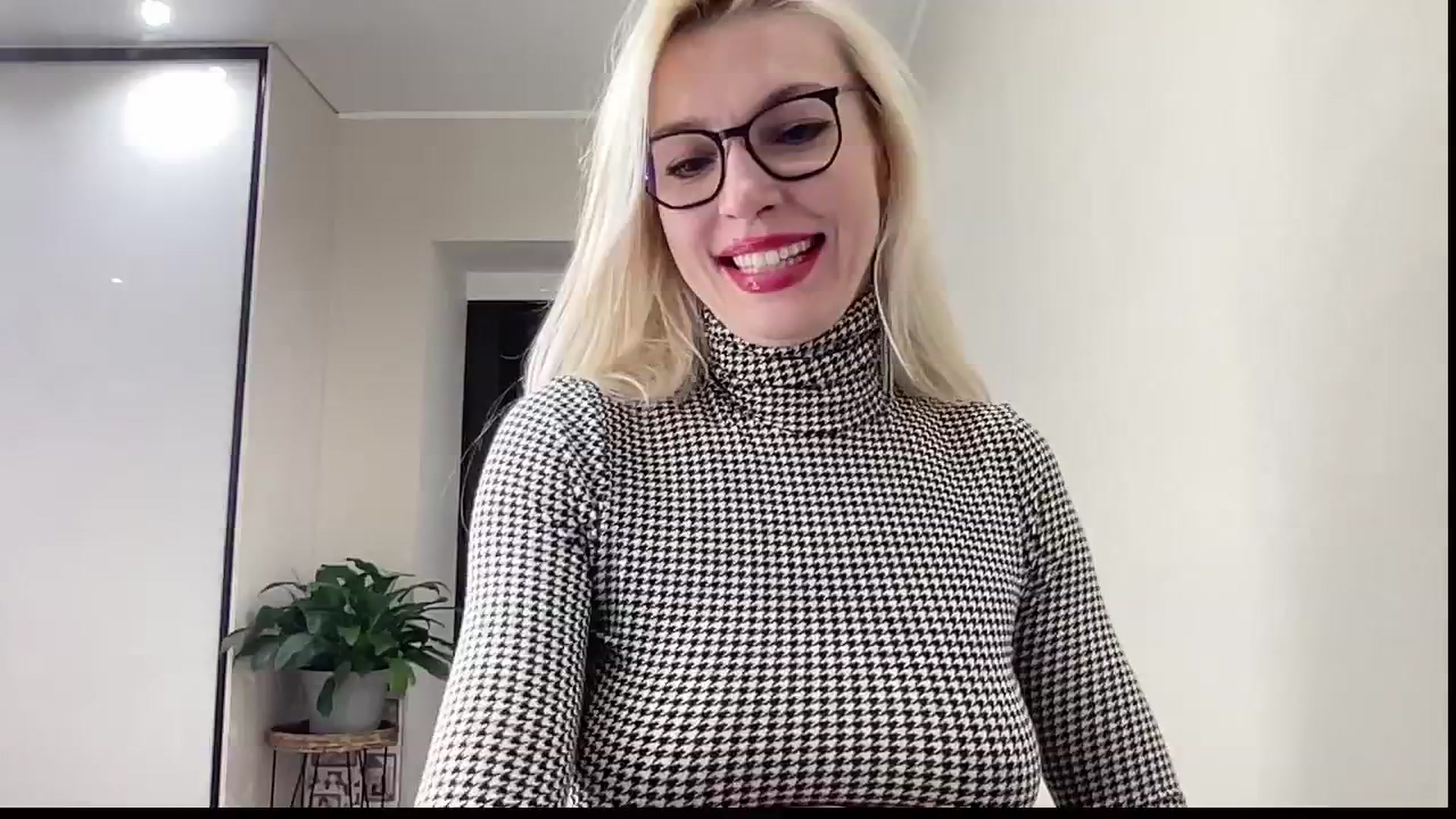 Gallery image thumbnail from AmazingkellyX's myfreecams stream on, 02/22/2026, 13:11 image 2 of 20