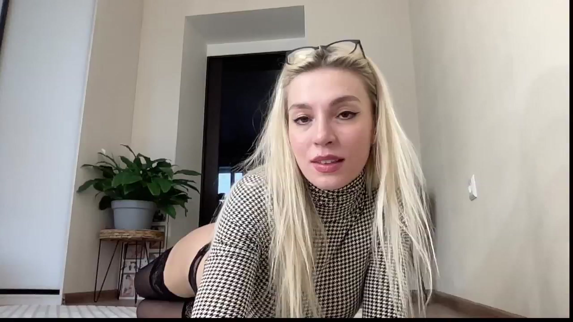 Gallery image thumbnail from AmazingkellyX's myfreecams stream on, 03/17/2026, 11:47 image 5 of 20