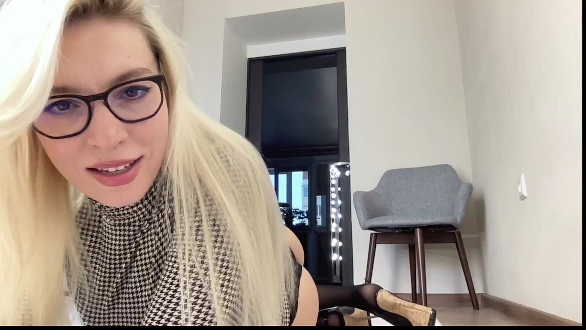Gallery image thumbnail from AmazingkellyX's myfreecams stream on, 03/17/2026, 11:47 image 8 of 20