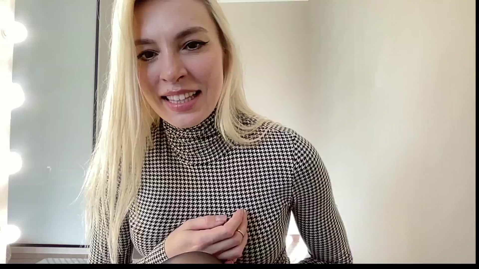 Gallery image thumbnail from AmazingkellyX's myfreecams stream on, 03/20/2026, 10:50 image 19 of 20