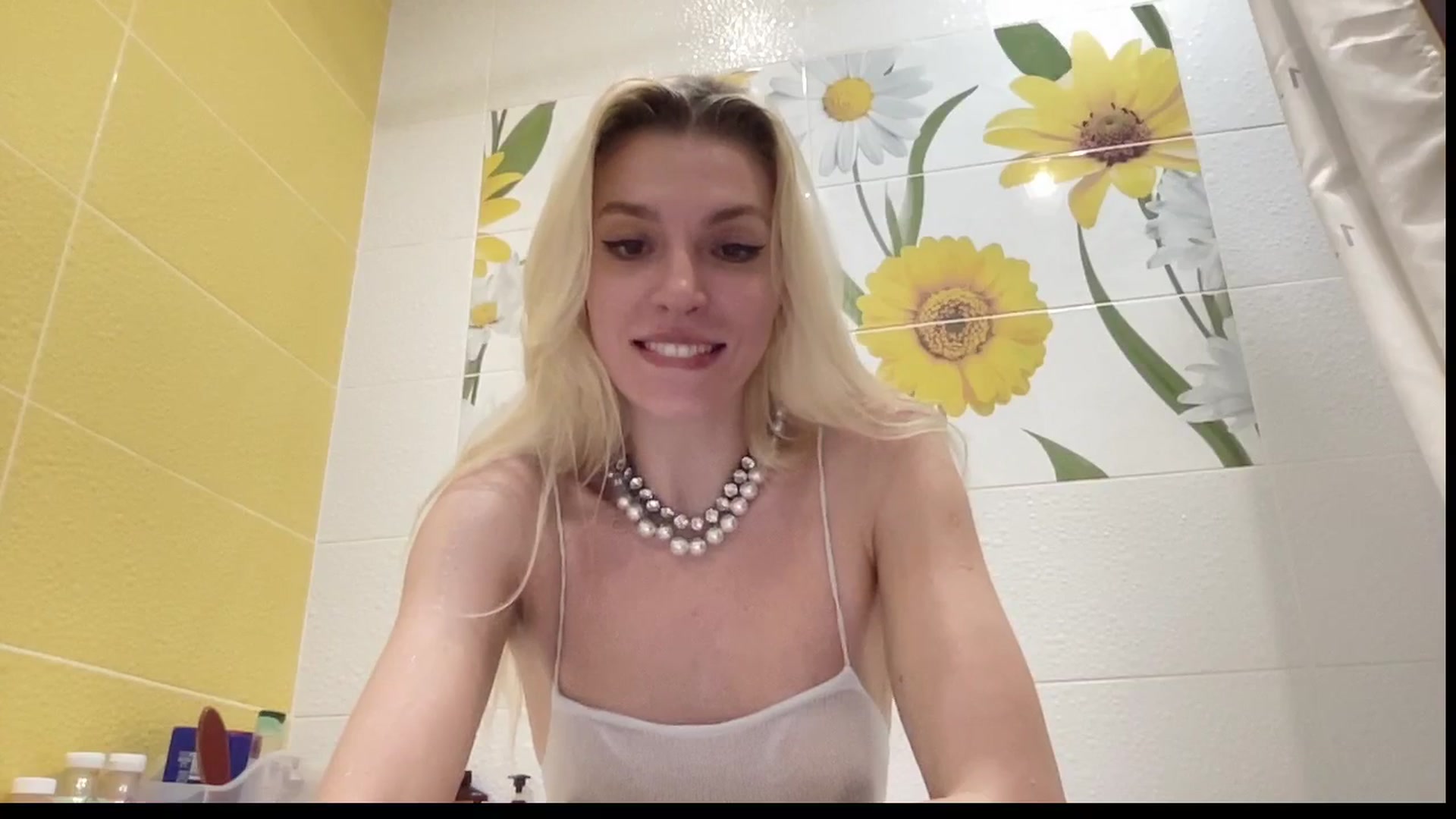 Gallery image thumbnail from AmazingkellyX's myfreecams stream on, 04/05/2026, 11:39 image 20 of 20