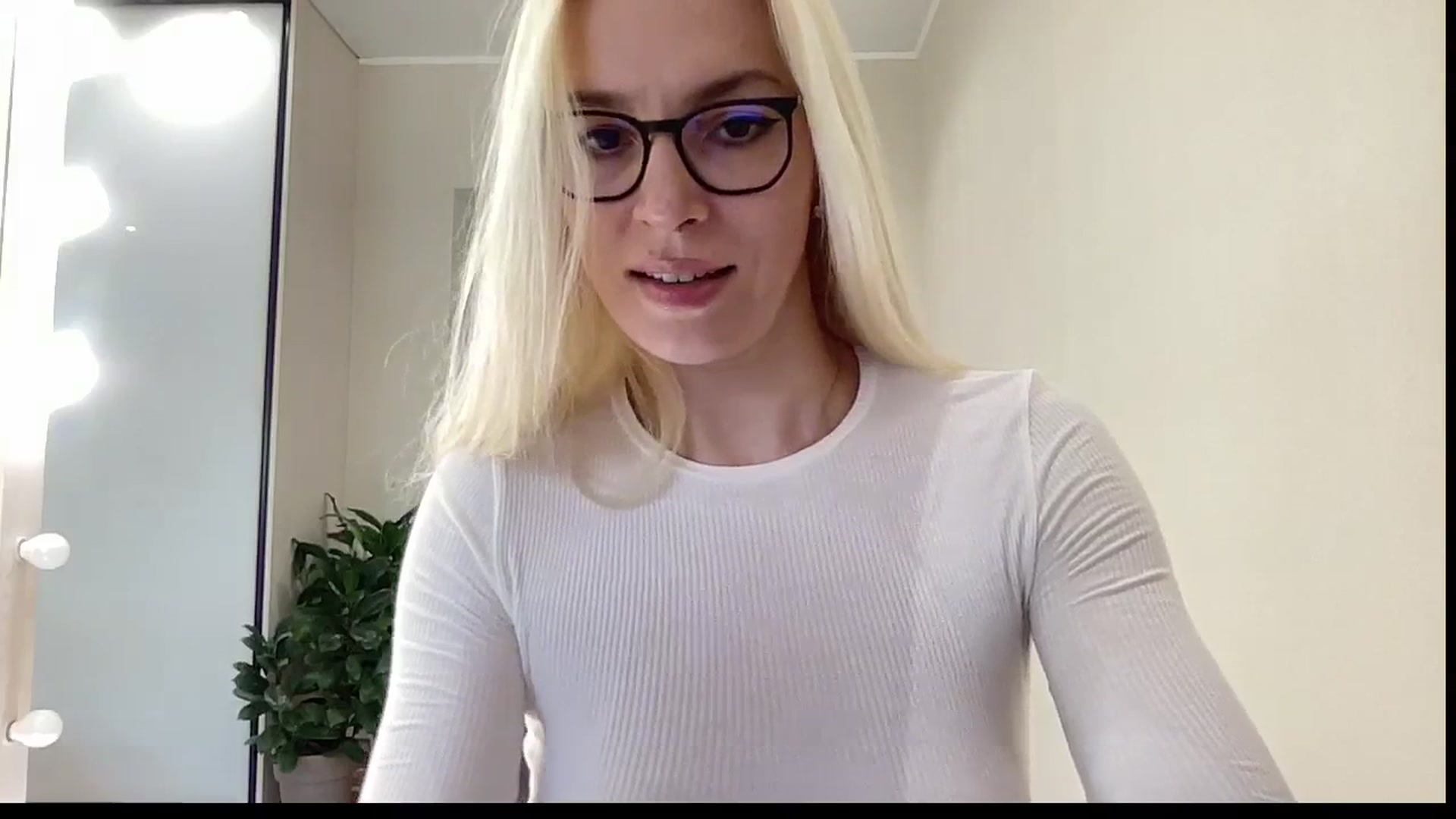 Gallery image thumbnail from AmazingkellyX's myfreecams stream on, 04/16/2026, 09:22 image 10 of 20