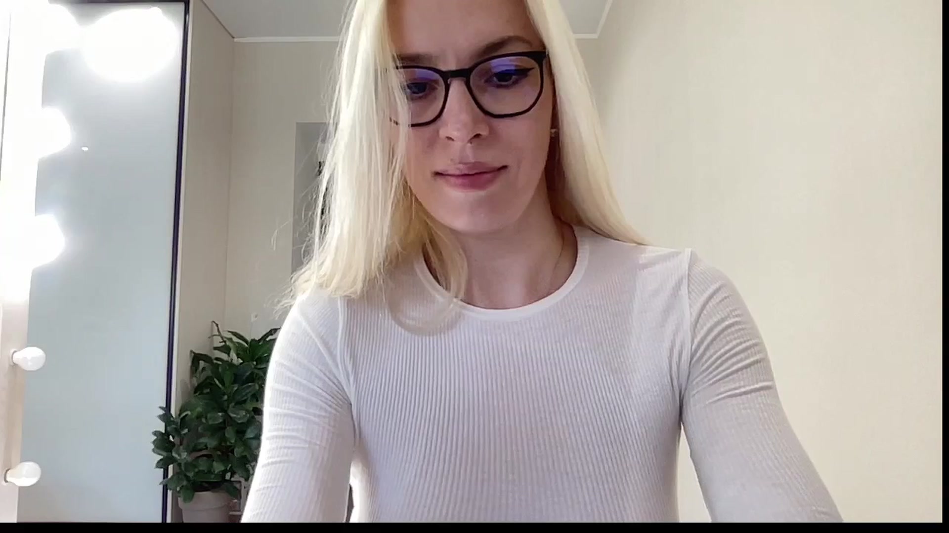 Gallery image thumbnail from AmazingkellyX's myfreecams stream on, 04/16/2026, 09:22 image 9 of 20