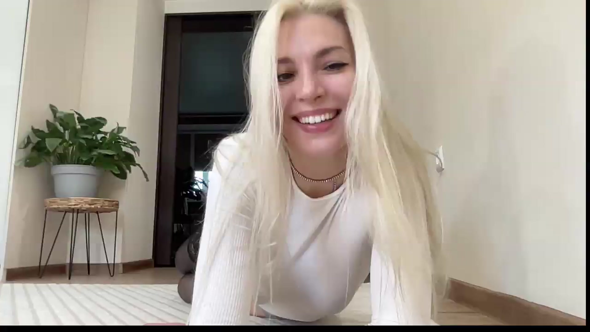 Gallery image thumbnail from AmazingkellyX's myfreecams stream on, 05/31/2026, 12:00 image 10 of 20