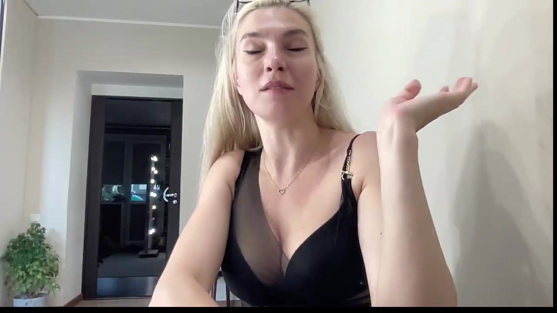 Gallery image thumbnail from AmazingkellyX's myfreecams stream on, 06/05/2026, 11:31 image 20 of 20