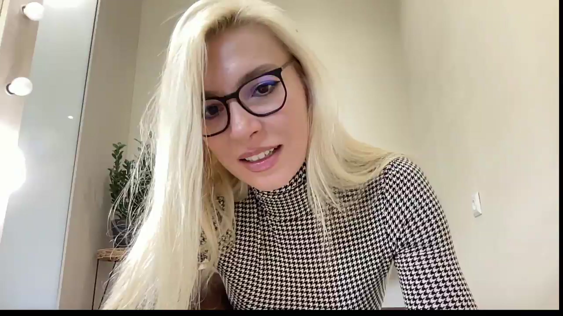 Gallery image thumbnail from AmazingkellyX's myfreecams stream on, 06/10/2026, 09:51 image 16 of 20