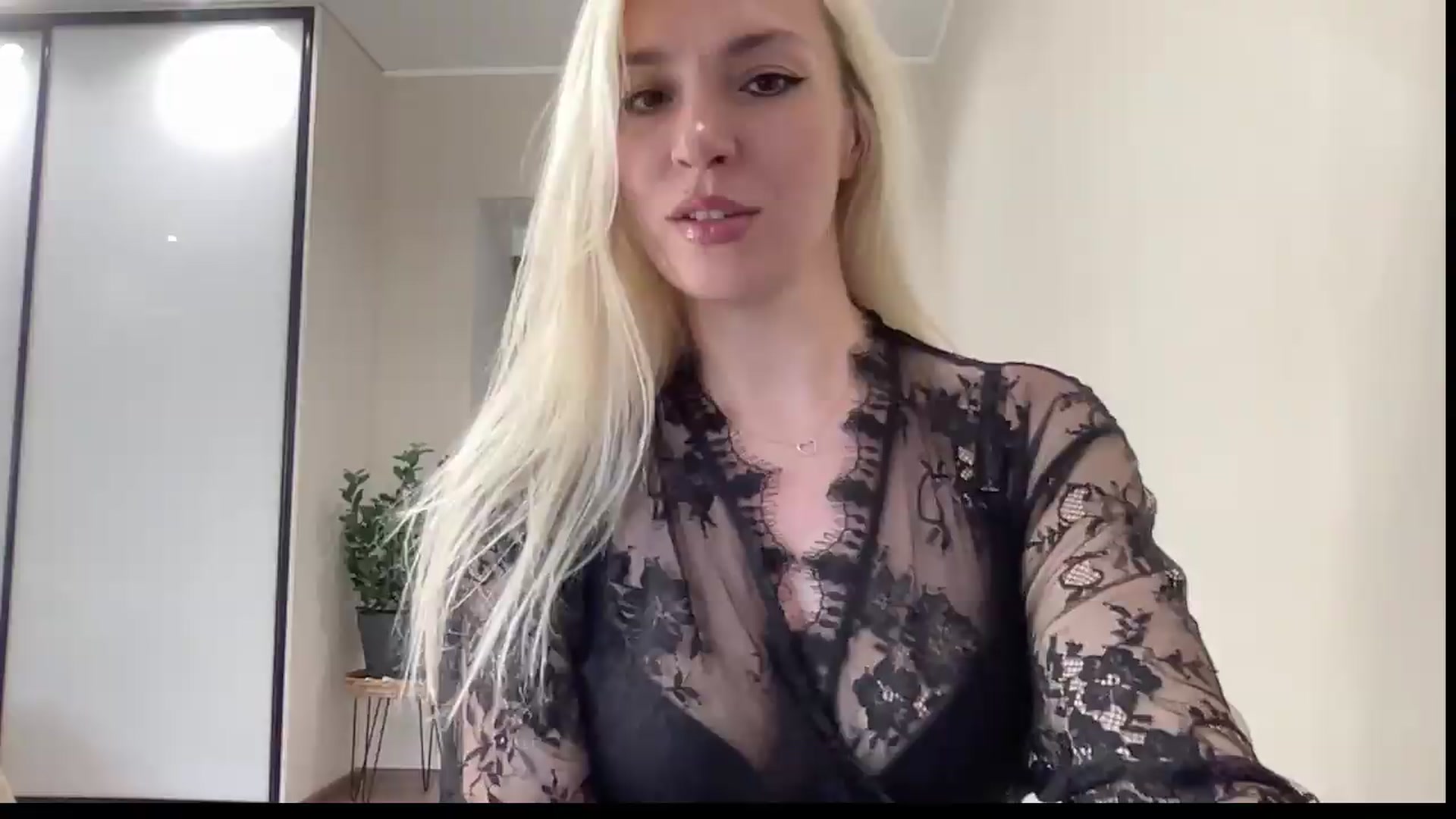Gallery image thumbnail from AmazingkellyX's myfreecams stream on, 06/20/2026, 12:55 image 1 of 20