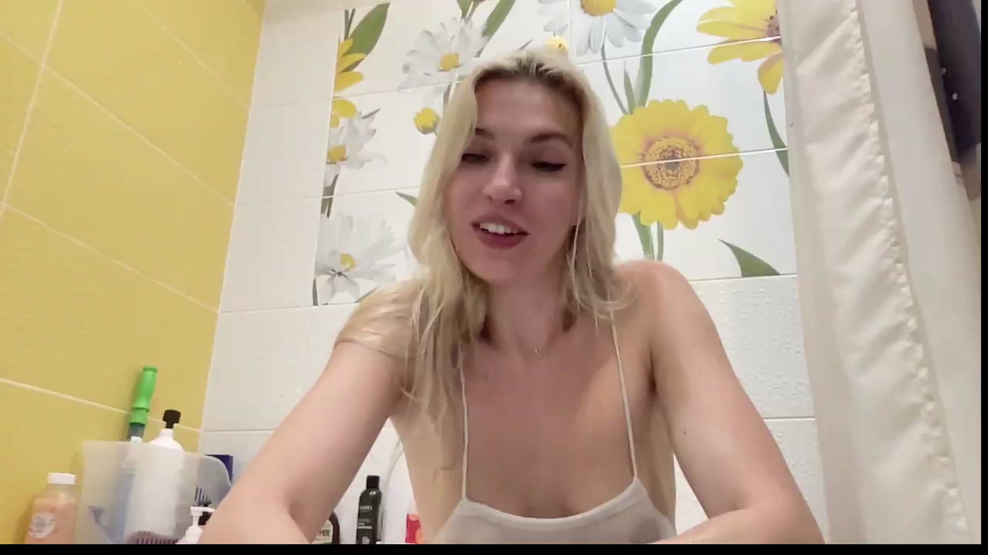 Gallery image thumbnail from AmazingkellyX's myfreecams stream on, 06/21/2026, 10:18 image 2 of 20