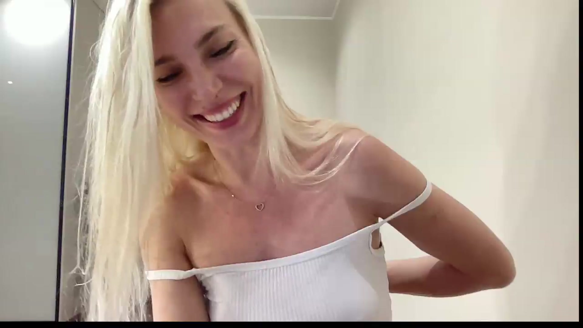 Gallery image thumbnail from AmazingkellyX's myfreecams stream on, 06/21/2026, 12:28 image 8 of 20