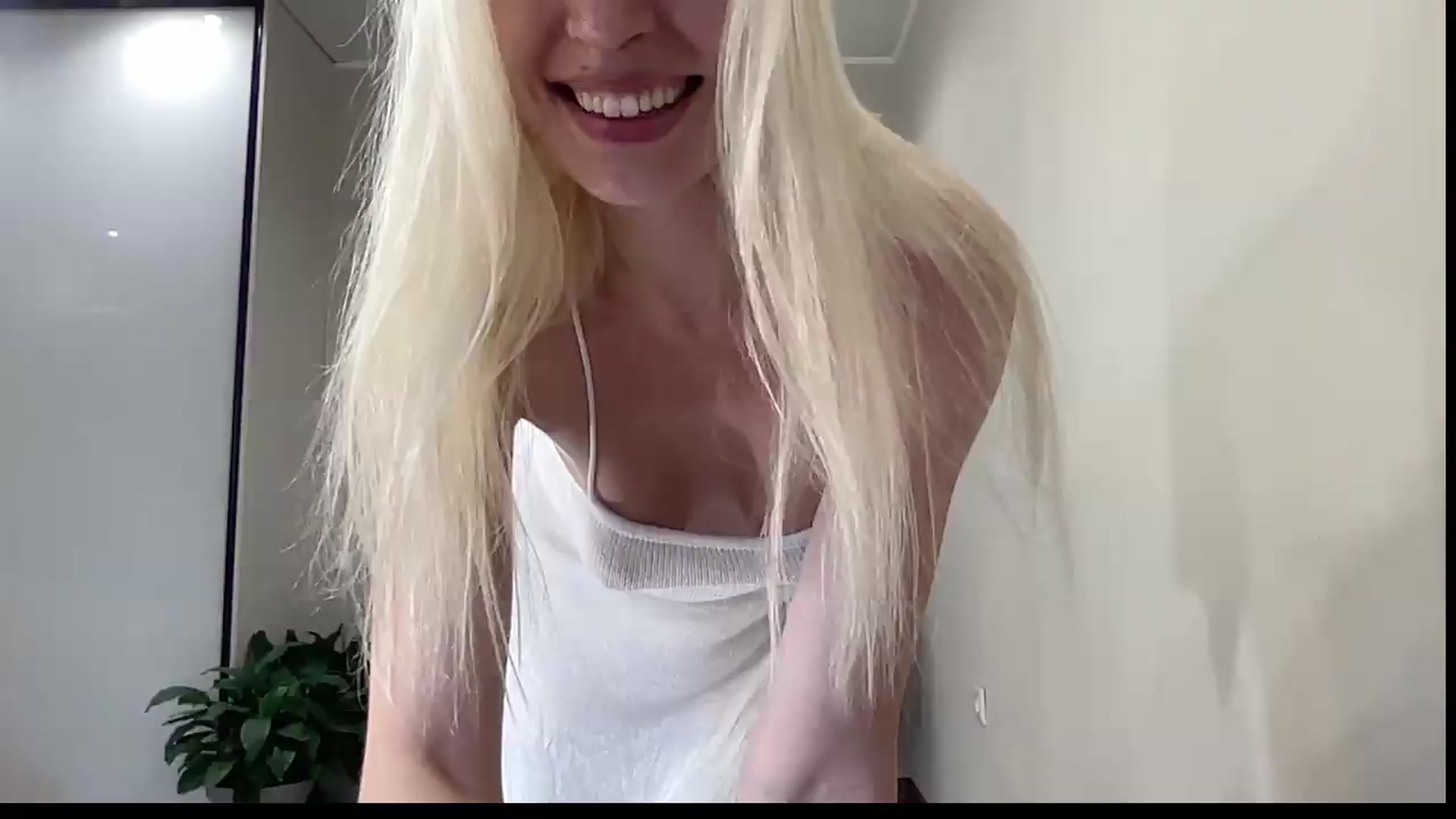 Gallery image thumbnail from AmazingkellyX's myfreecams stream on, 06/28/2026, 12:47 image 4 of 20