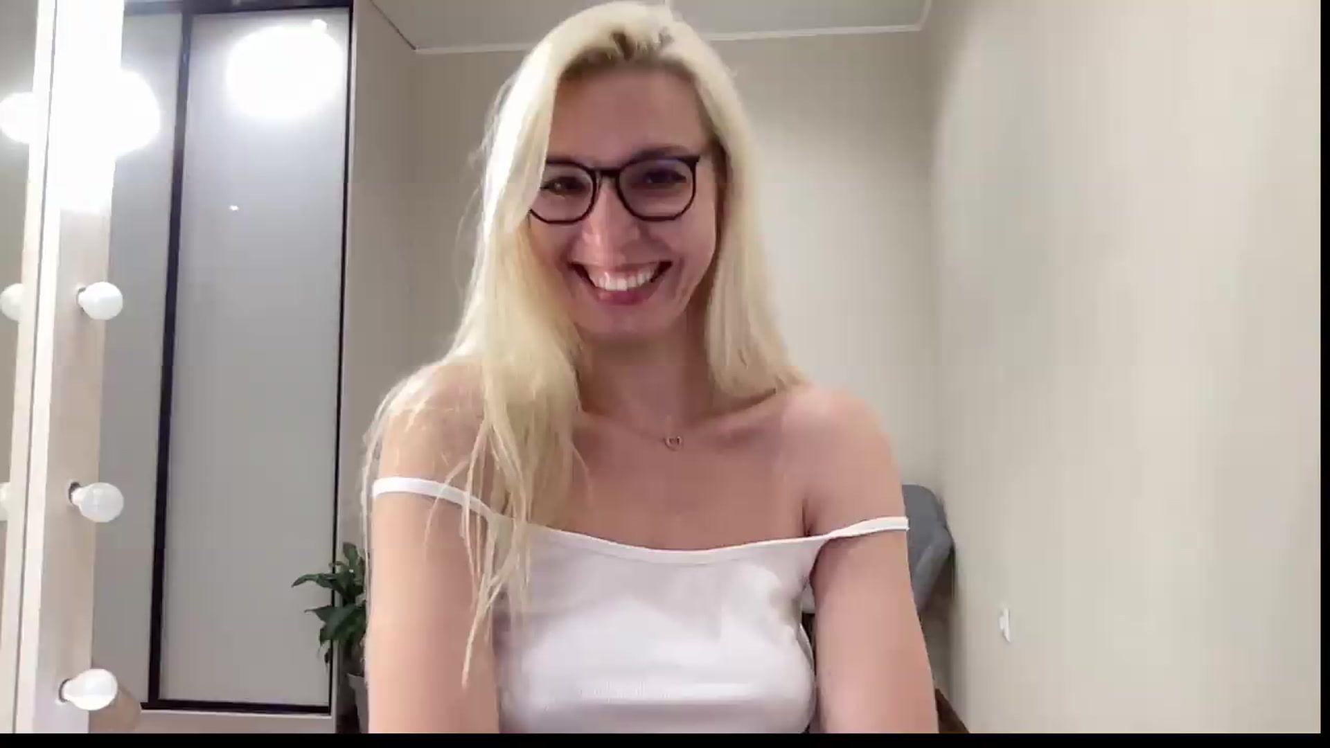 Gallery image thumbnail from AmazingkellyX's myfreecams stream on, 07/16/2026, 12:53 image 19 of 20