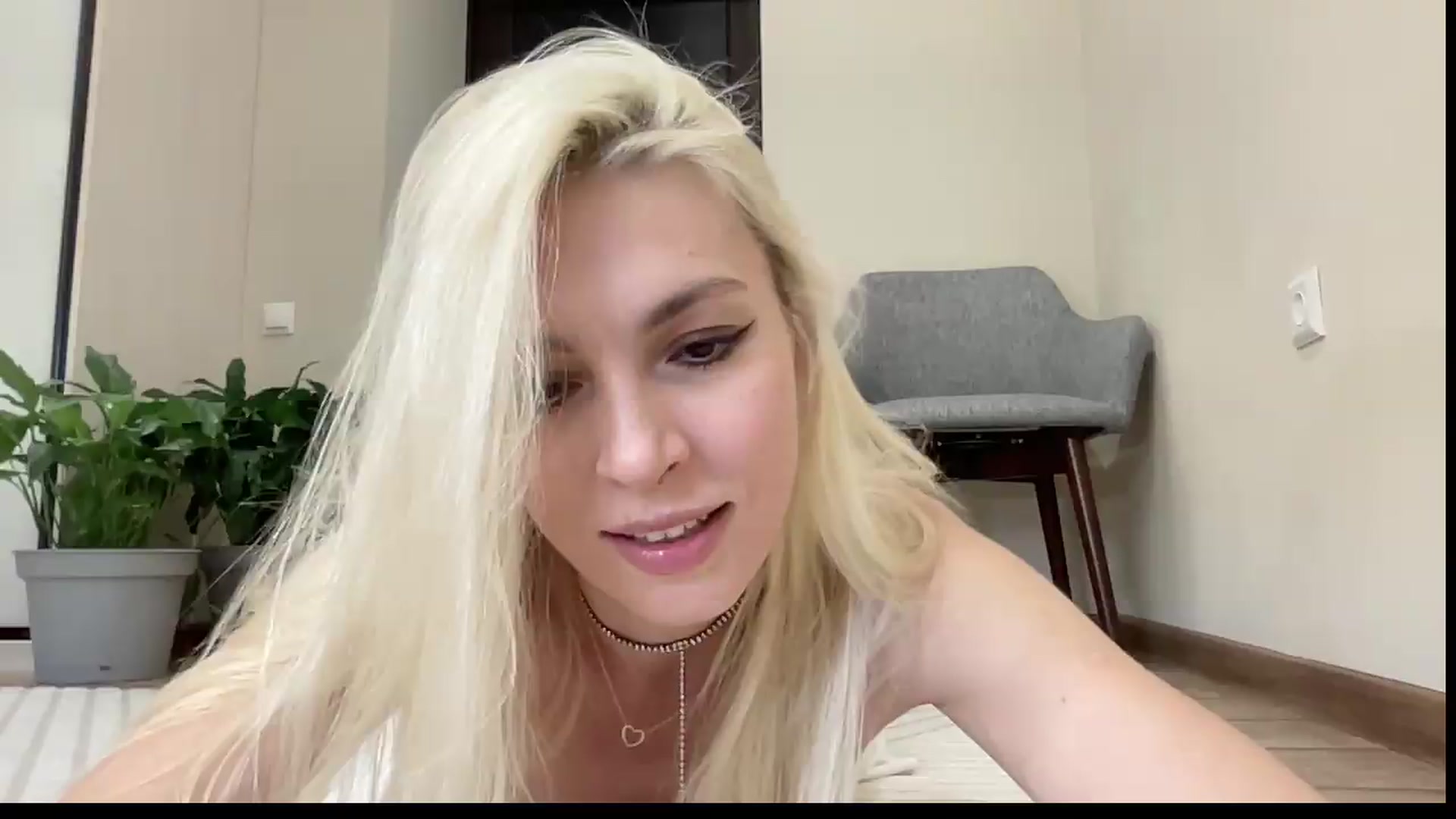 Gallery image thumbnail from AmazingkellyX's myfreecams stream on, 07/18/2026, 13:23 image 4 of 20